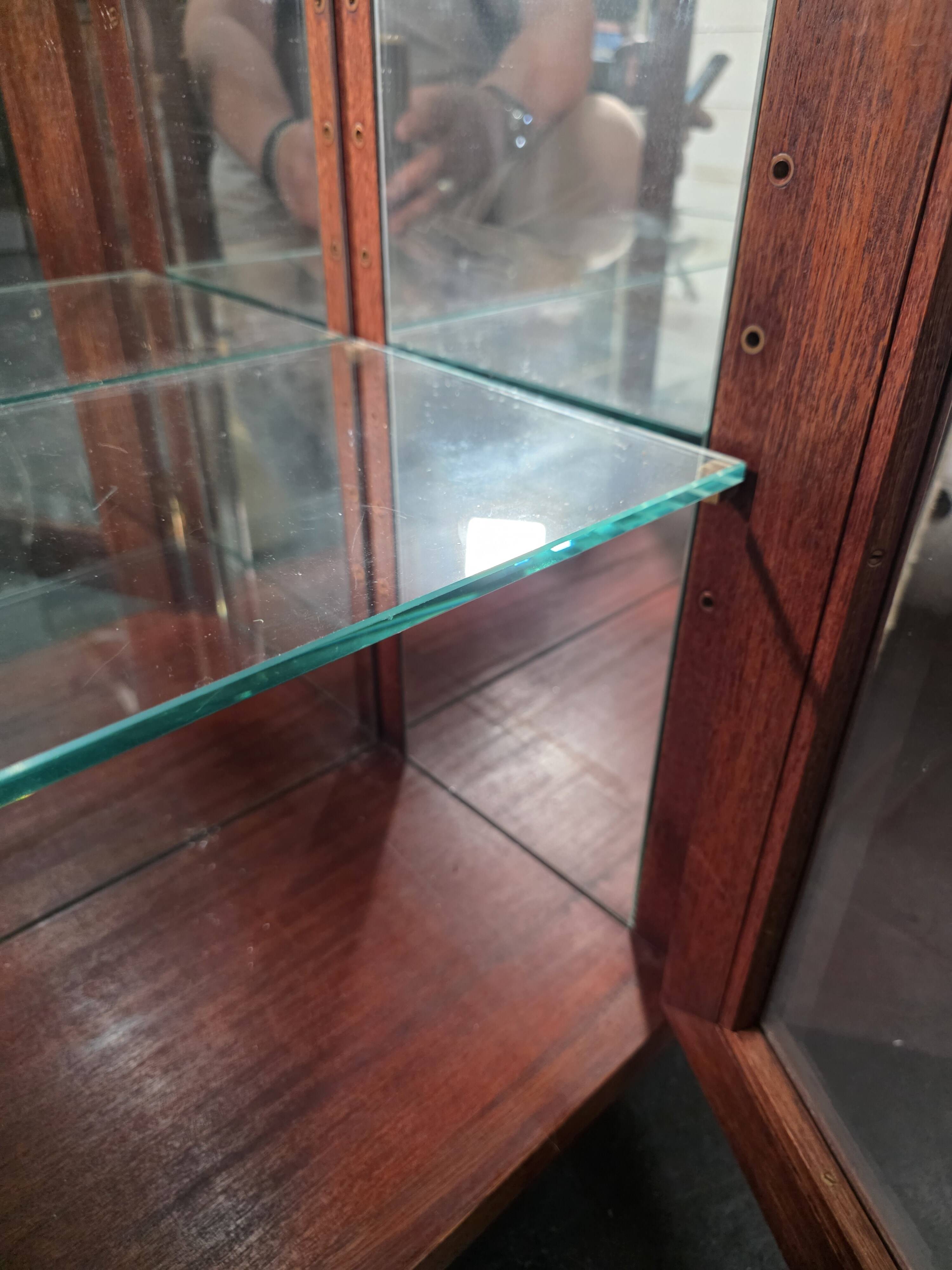 Mahogany display cabinet 20th century