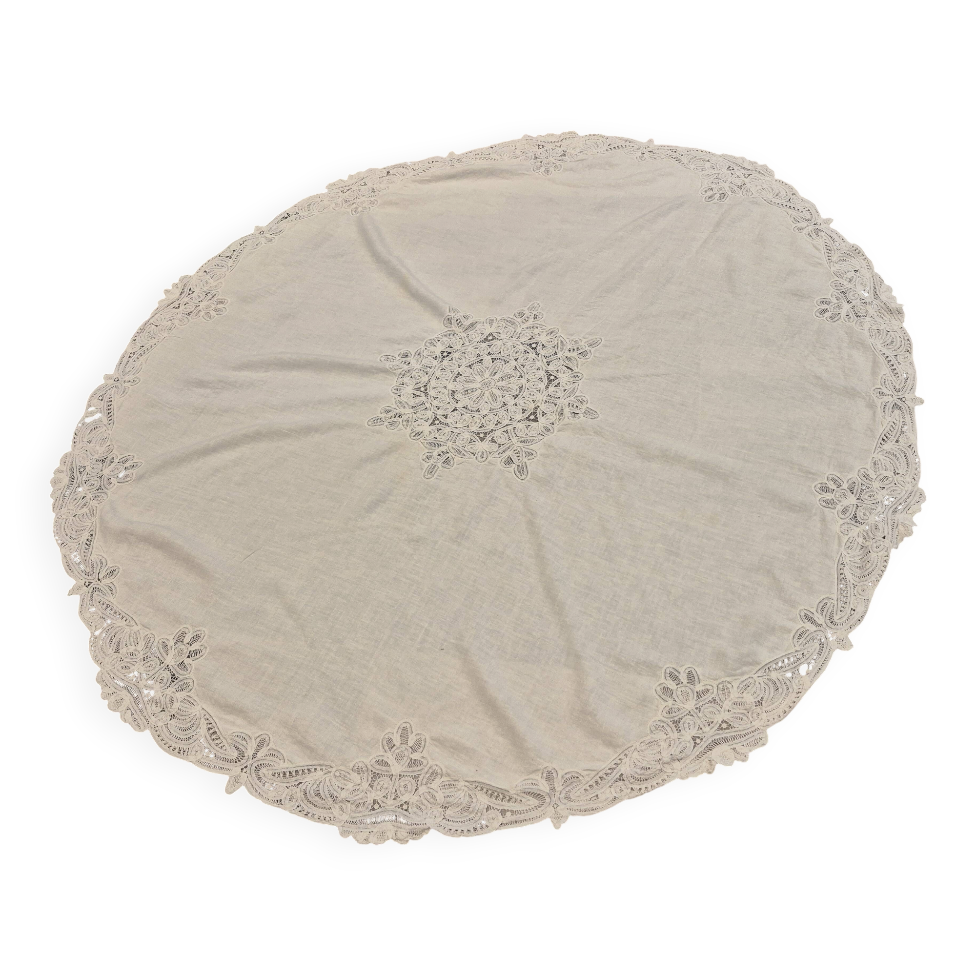 Nappe ronde brodée blanche rétro