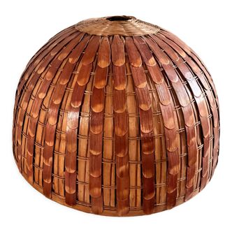 Wooden shade for pendant lamp