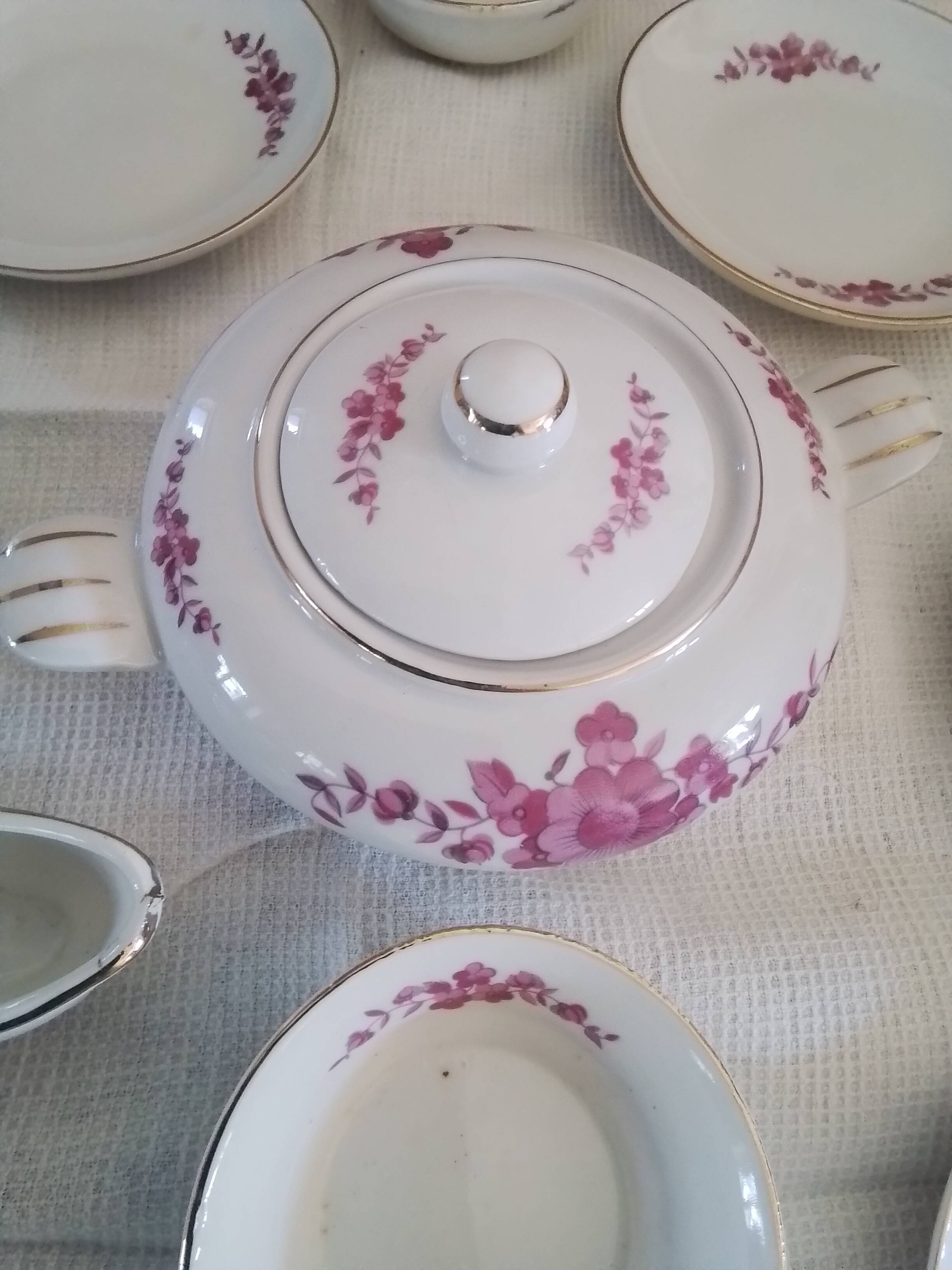 Antique porcelain dinette