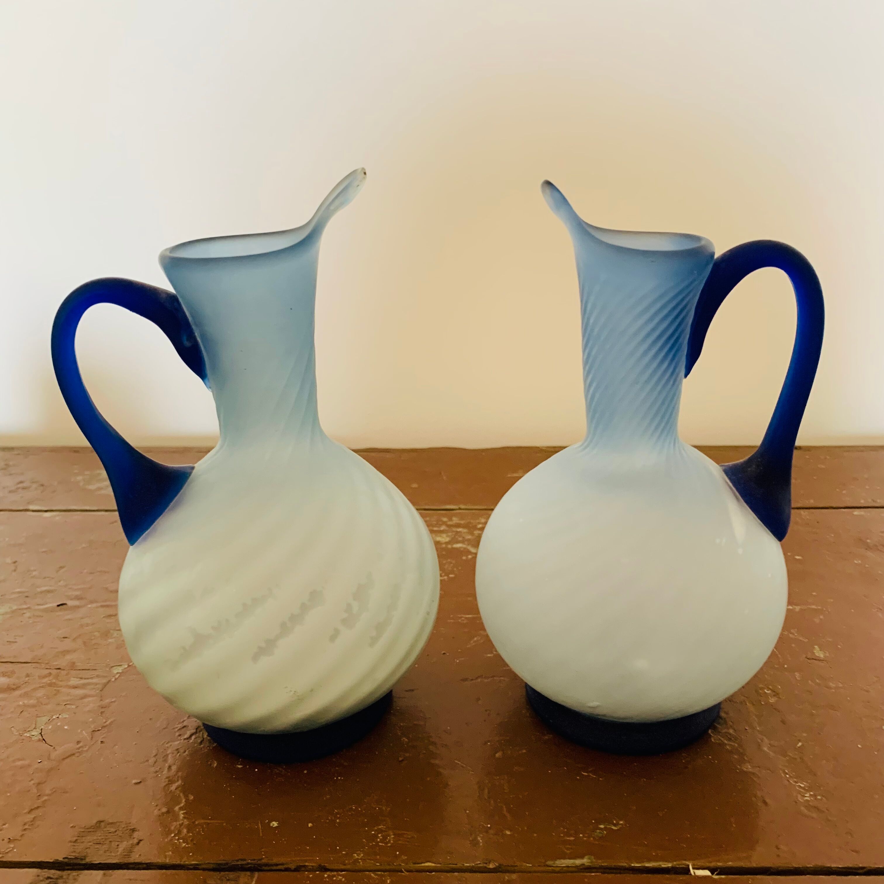 Set of 4 blue glass paste dinnerware