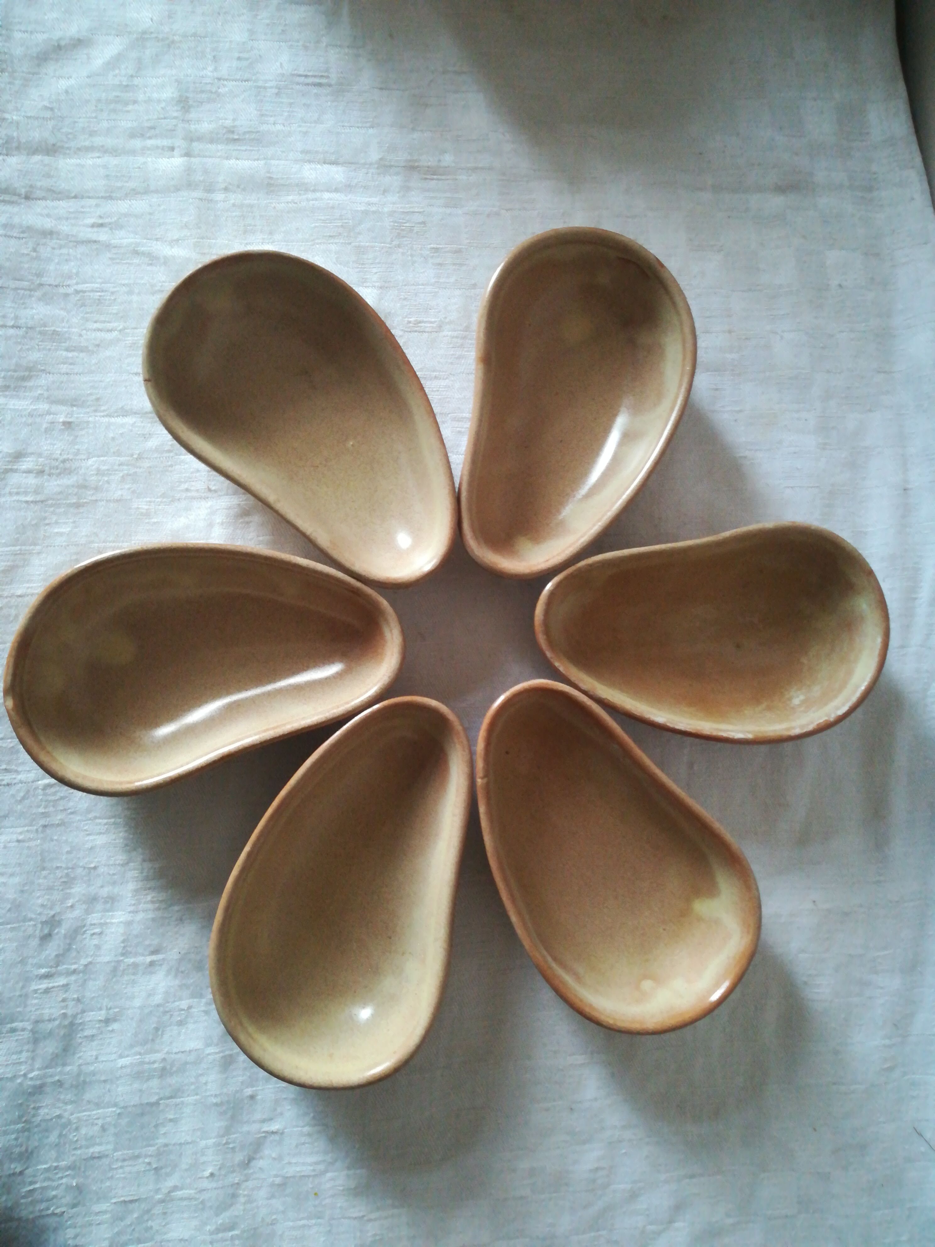 Service's lawyer or aperitif in sandstone