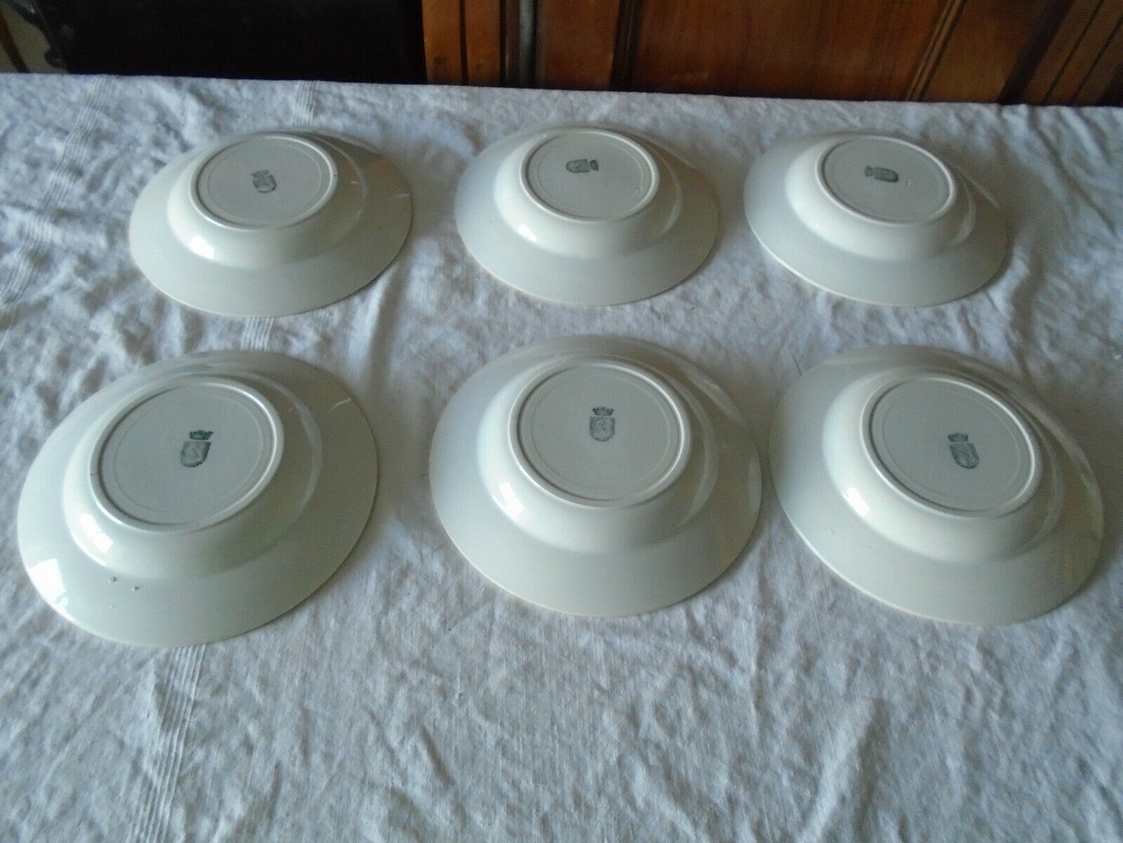 6 assiettes fleurs roses creuses anciennes Saint Amand faience