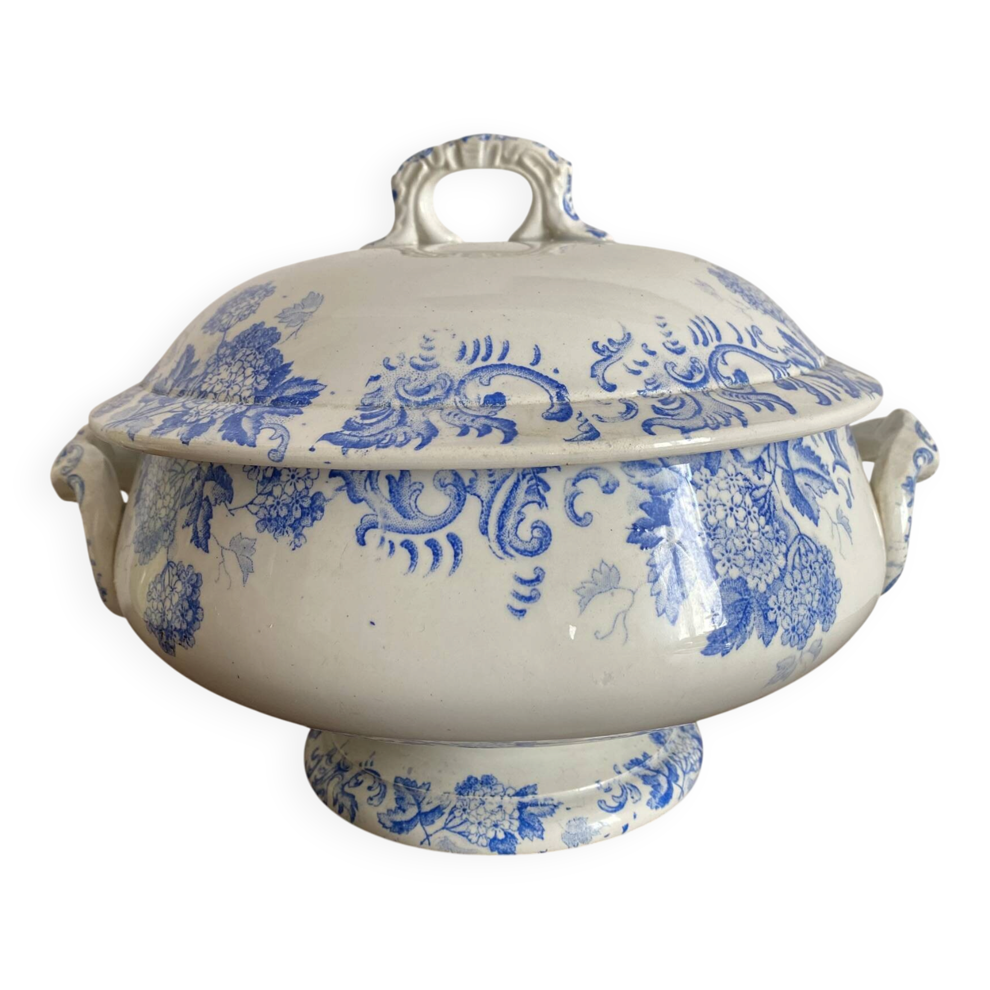 Ironstone soup tureen St Amand model Snowball