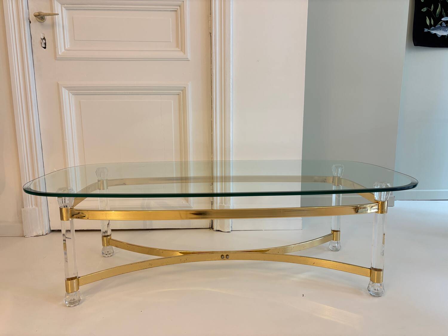 Vintage coffee table with bevelled glass and plexiglass from the 1970s.