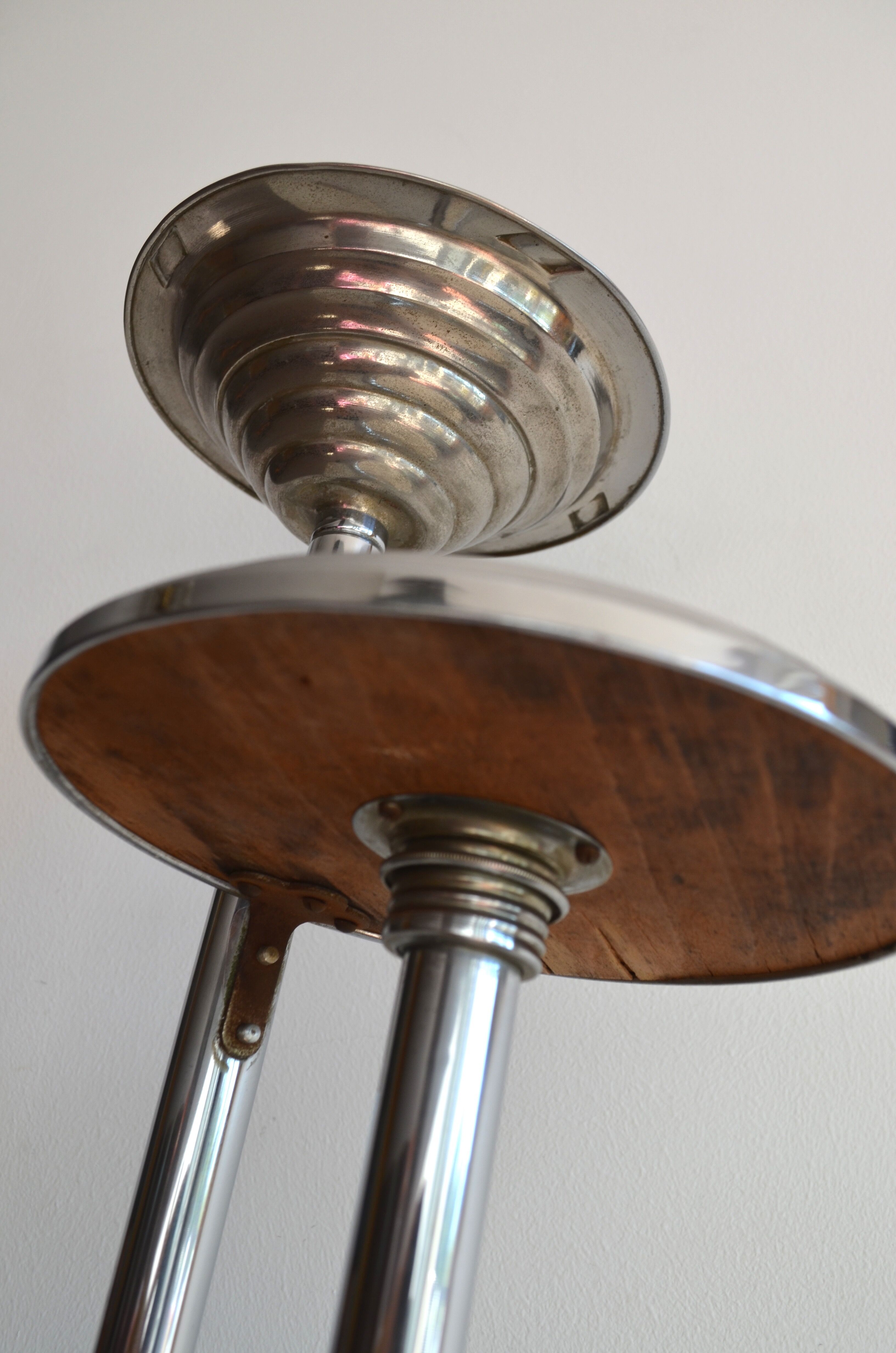 Cendrier sur pied style art deco en aluminium