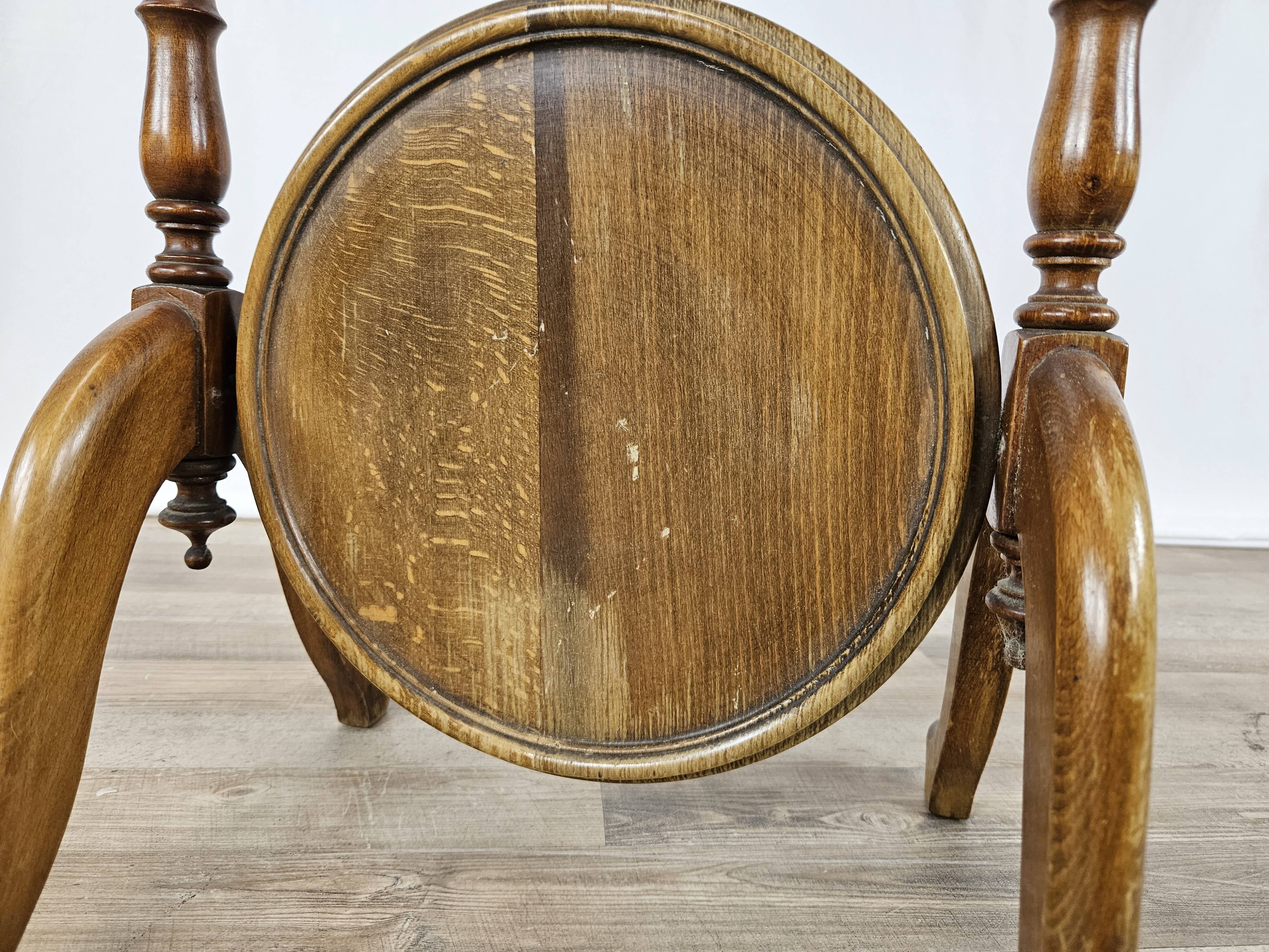 70s coffee table in walnut with closable shelves