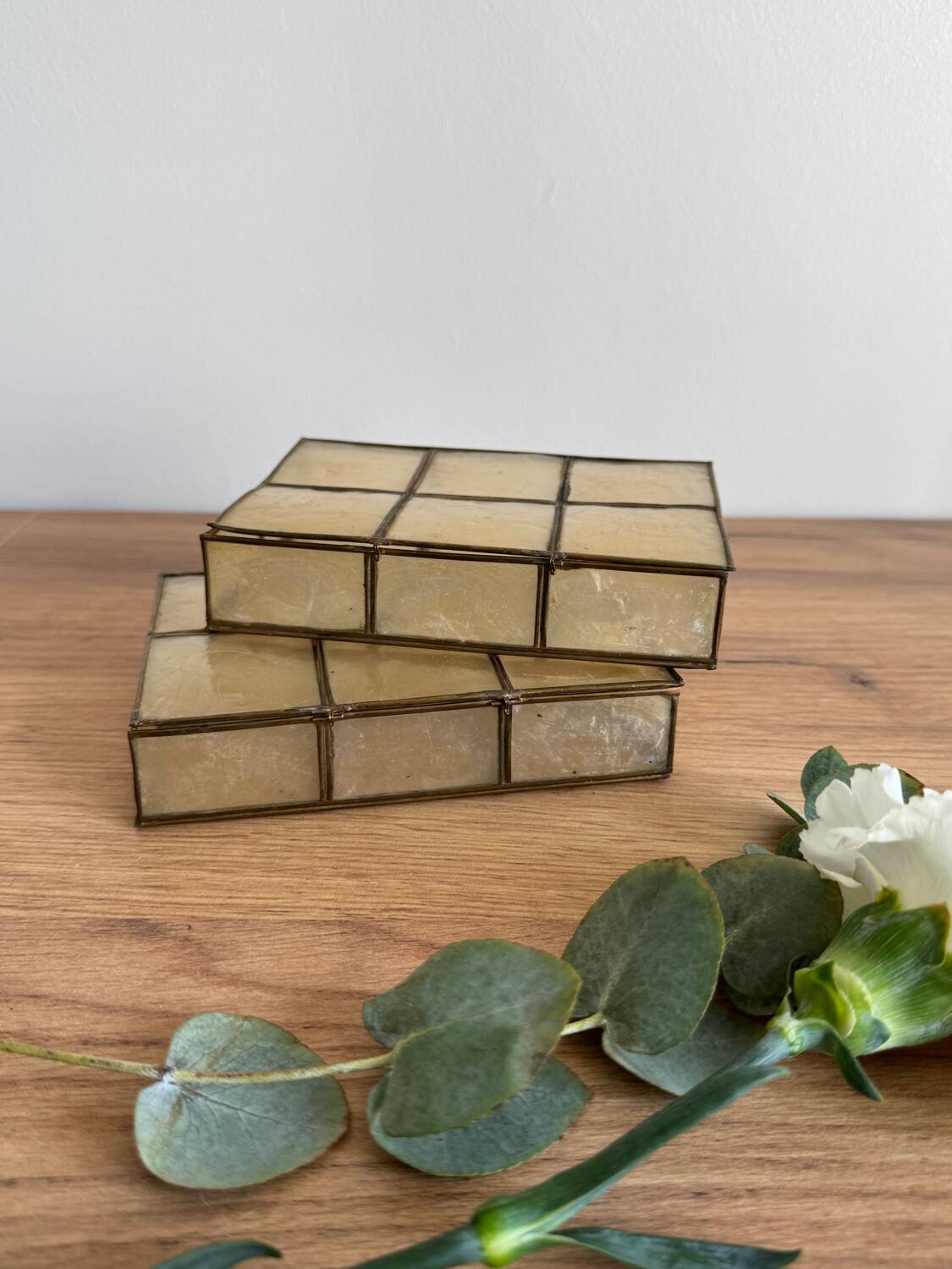 Lot deux boîtes nacre laiton