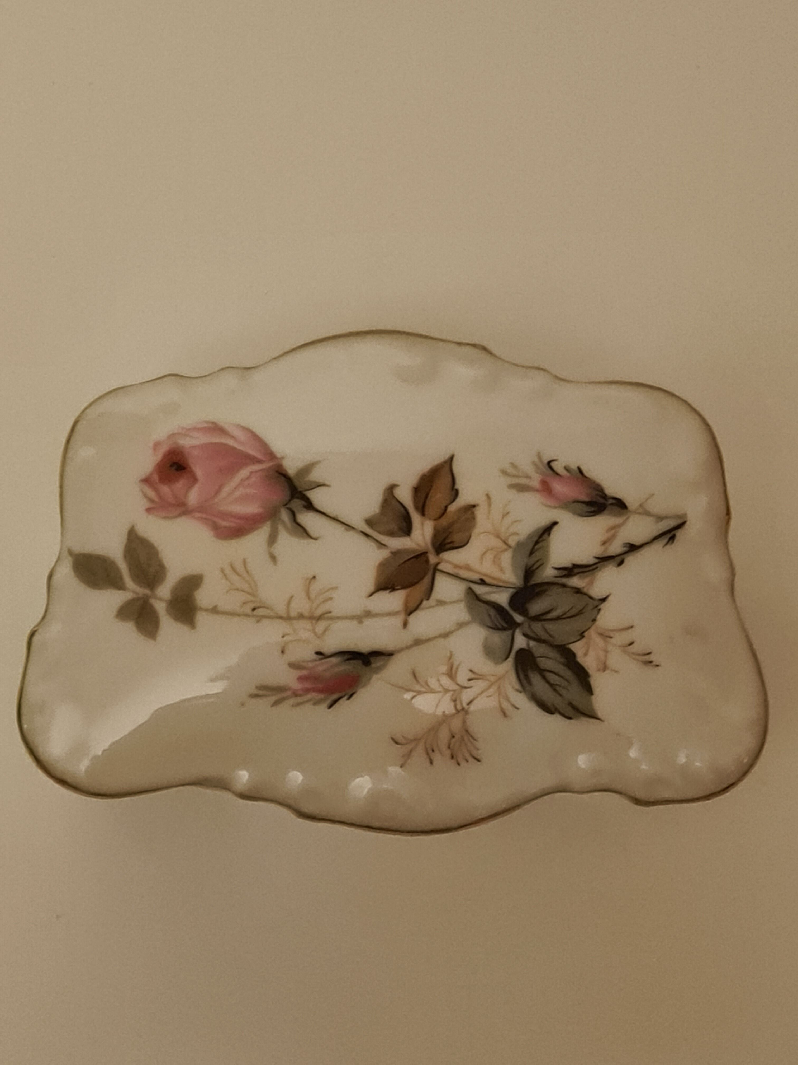 Limoges porcelain box decoration roses