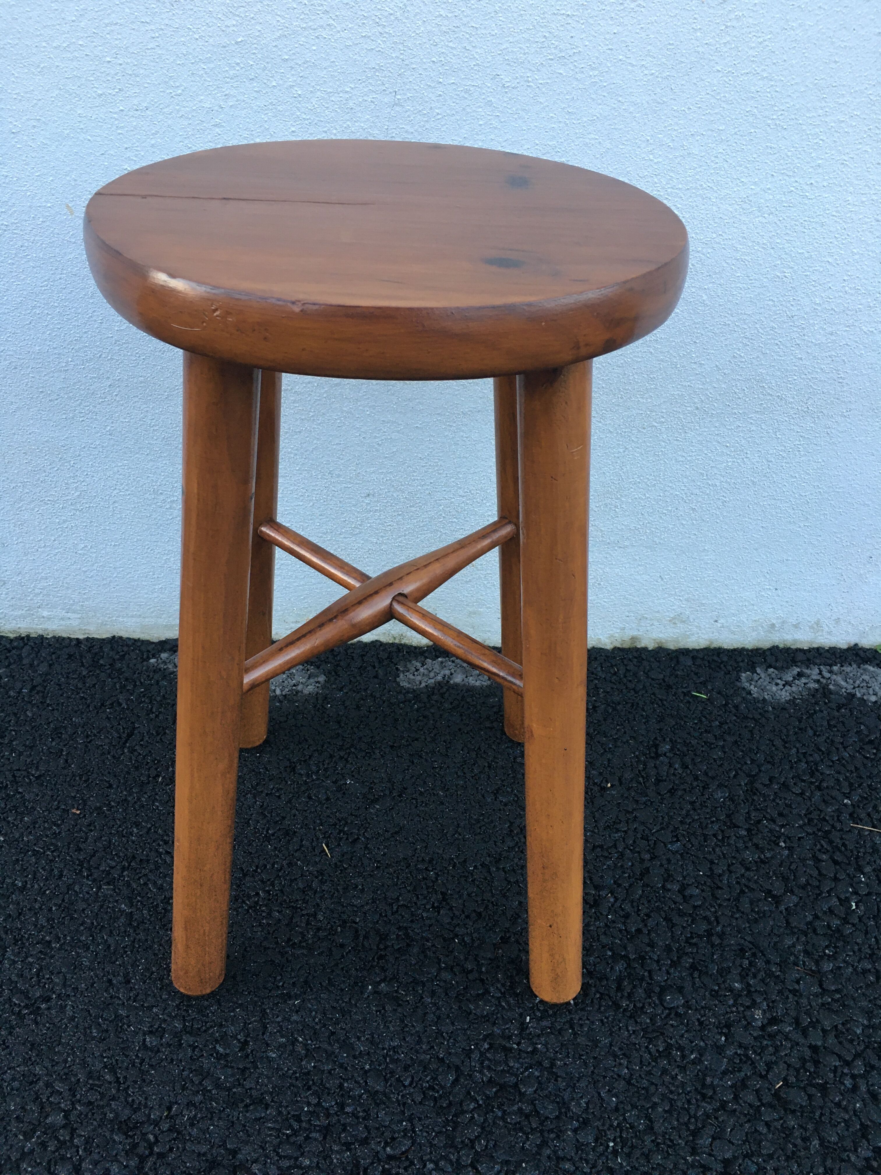 Verni wooden stool