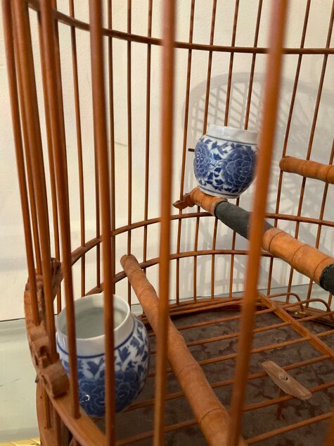 Ancienne cage à oiseaux en bois et rotin