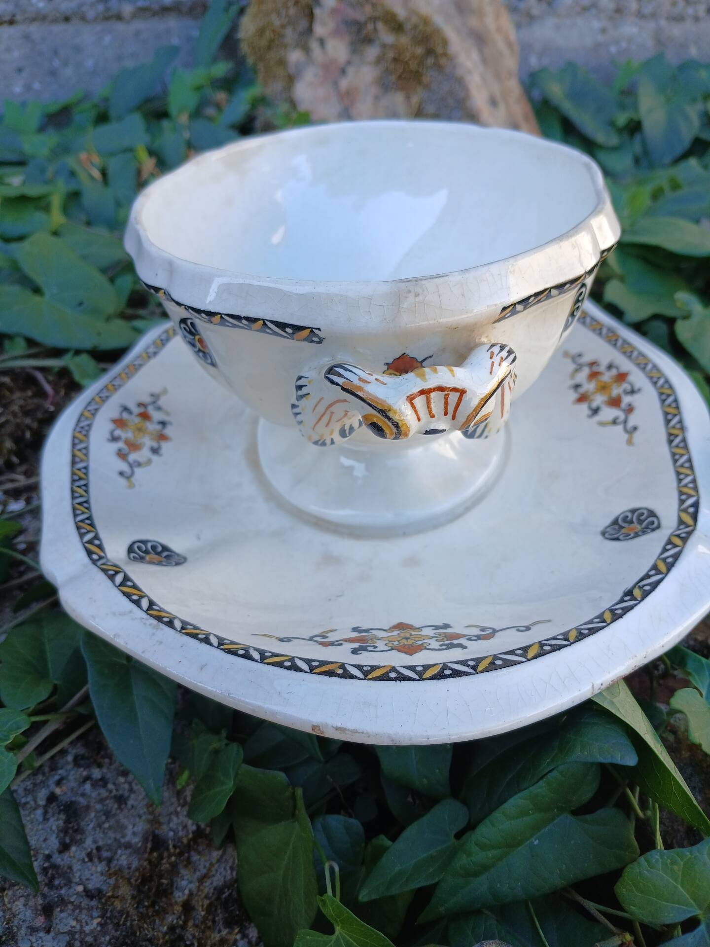 Saucière ancienne de Gien 
