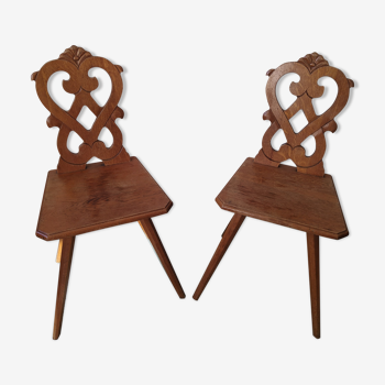 Paire de chaises de montagne chalet savoyarde en bois sculpté
