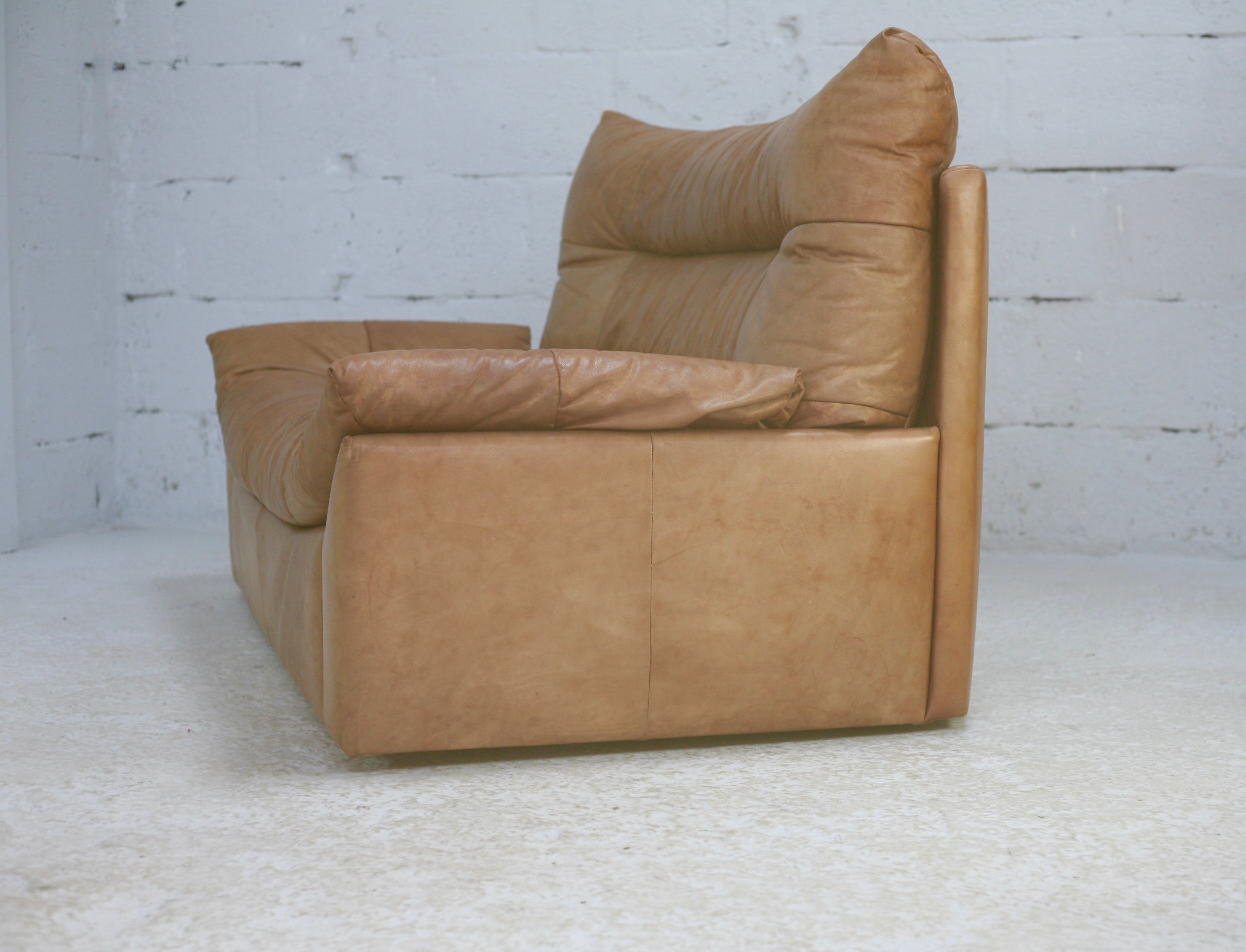 Sofa by Michel Ducaroy, leather, 1978. Model Dianthus. Edited by Ligne Roset.