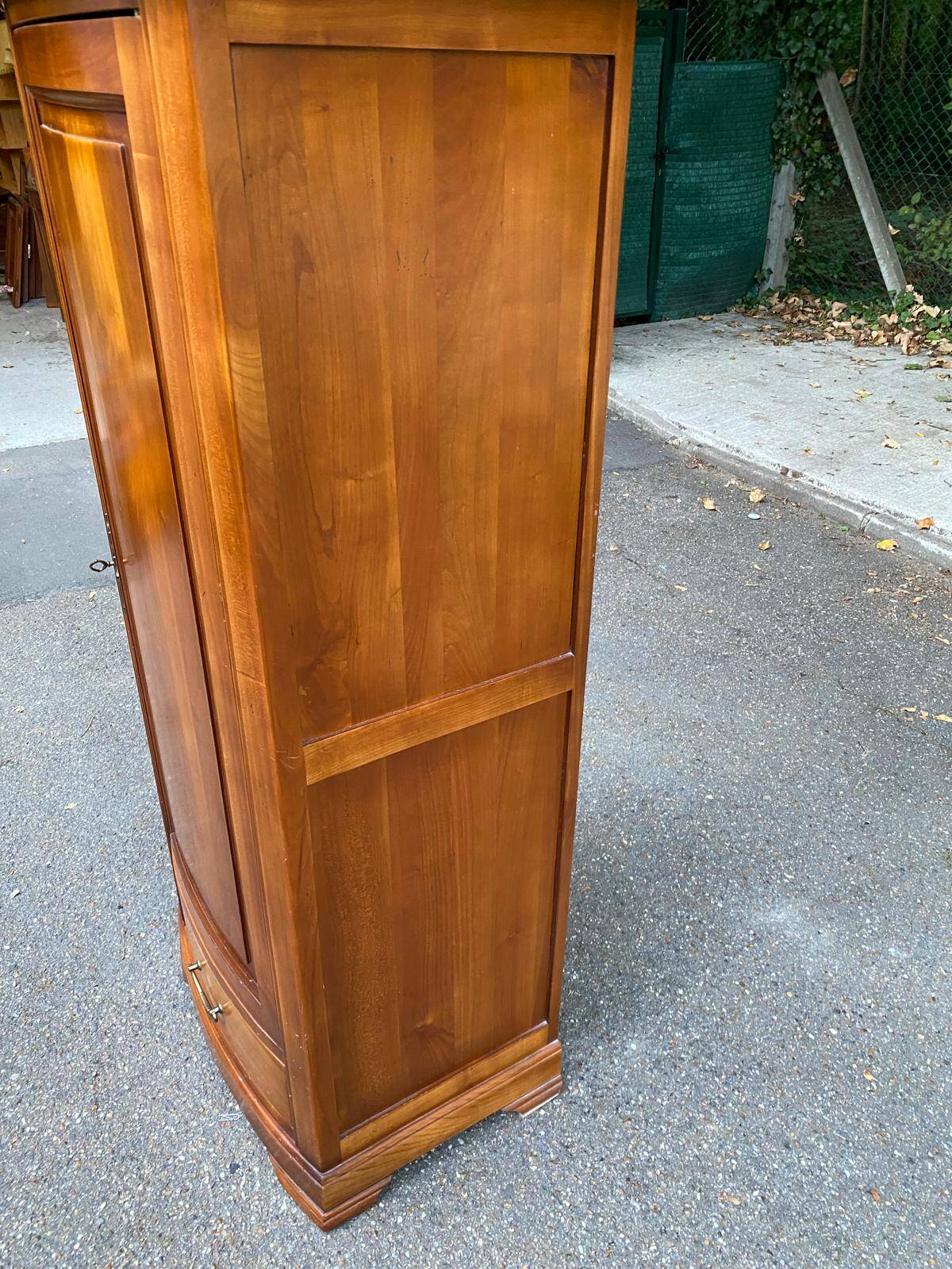 19th century Provençal wardrobe in solid wood