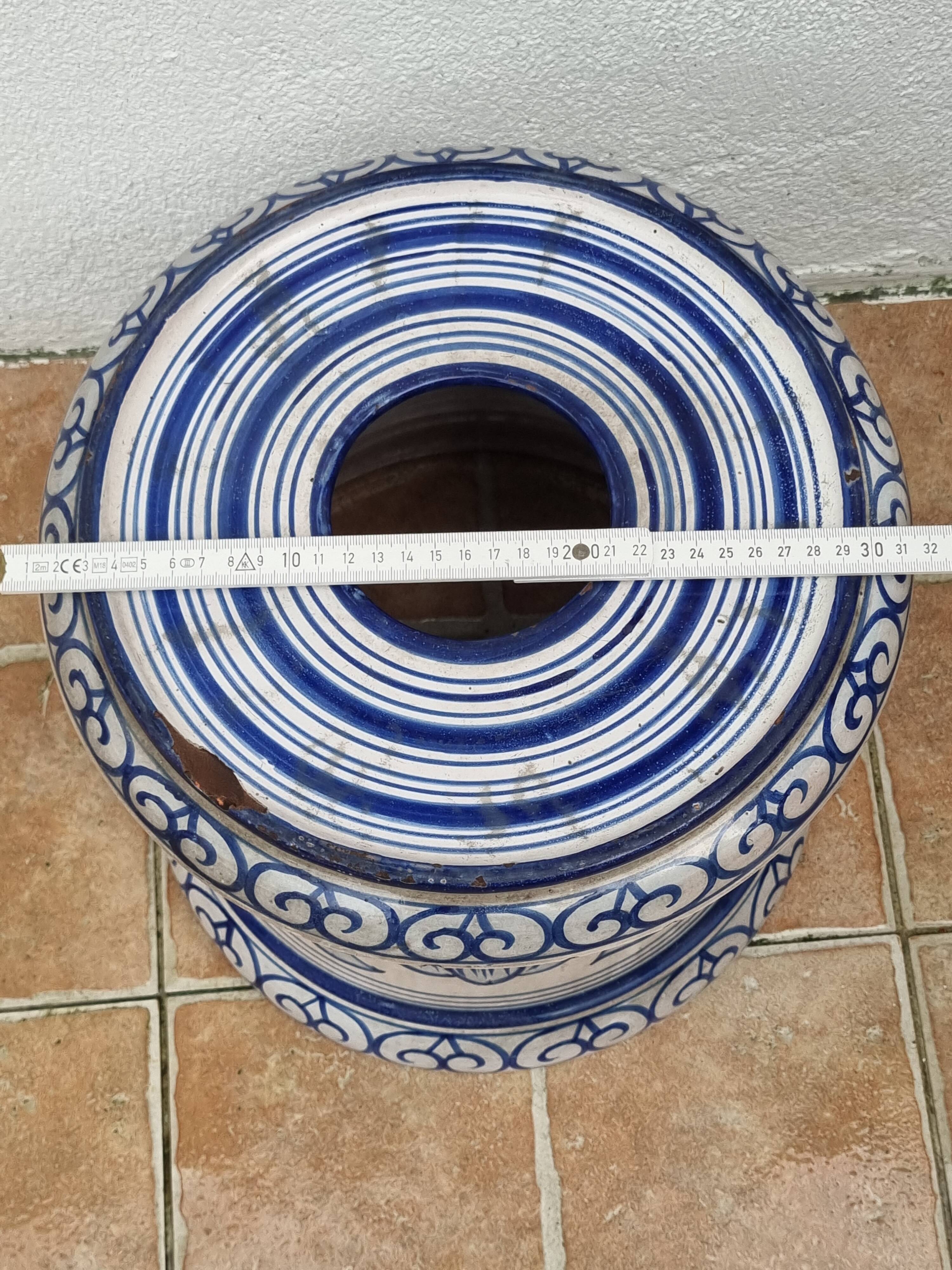 Nevers earthenware pedestal, Montagnon, floral decoration, late 19th century, 31 cm