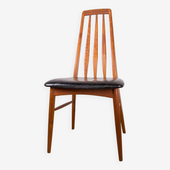 Suite de 6 chaises Danoises en Teck et Skai noir, modèle « Eva » du Designer Niels Koefoed 1960.