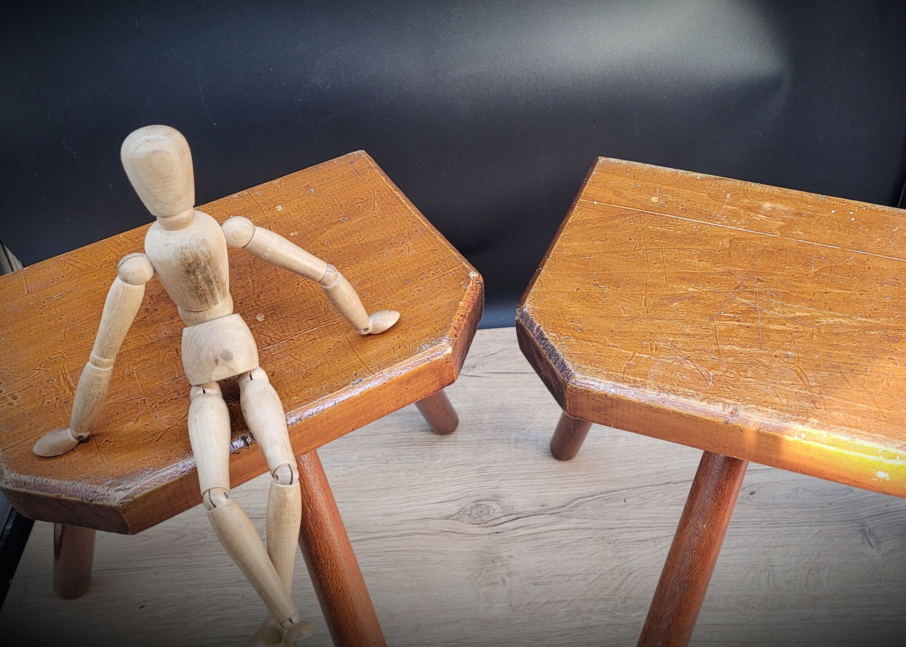 Duo tripod stool solid wood