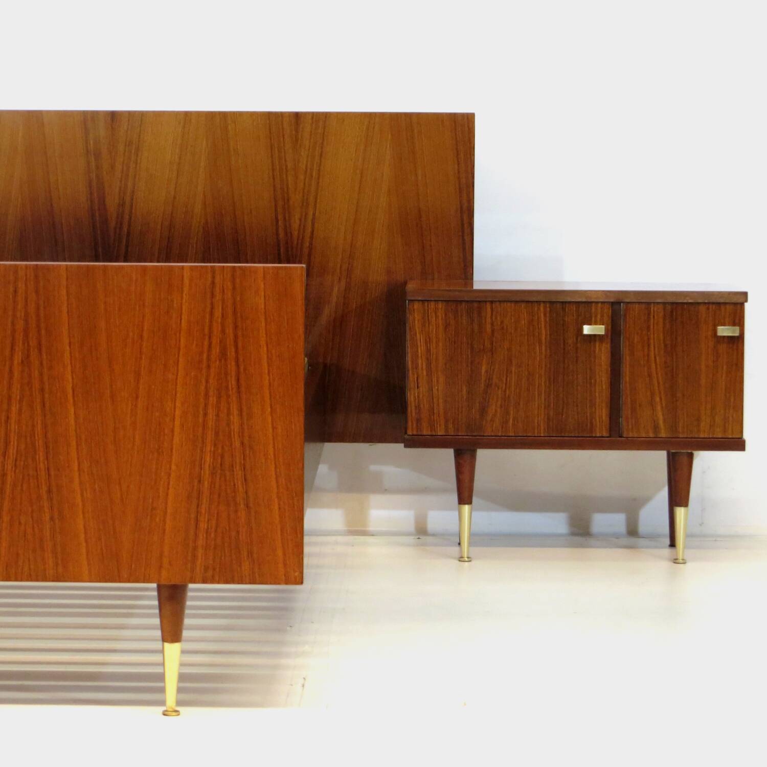 Vintage mid century double bed bedroom set in rosewood & brass, 1960s
