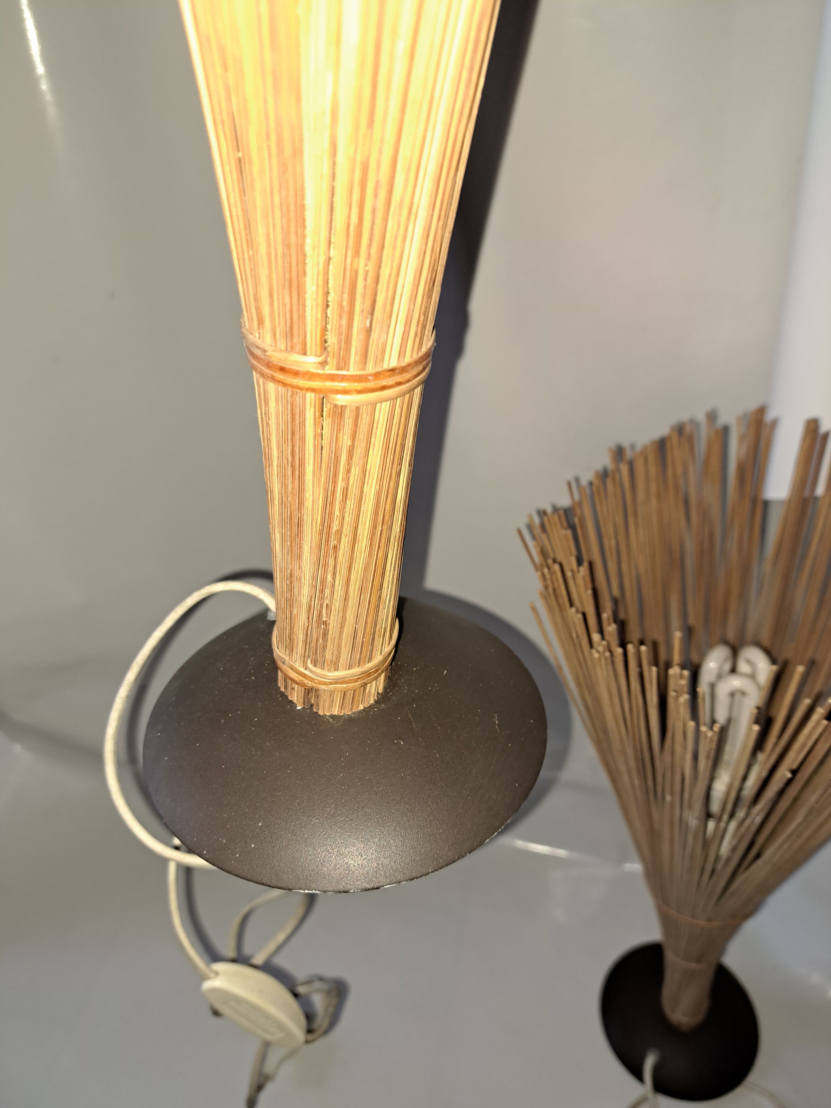 Paire de lampes  en rotin.