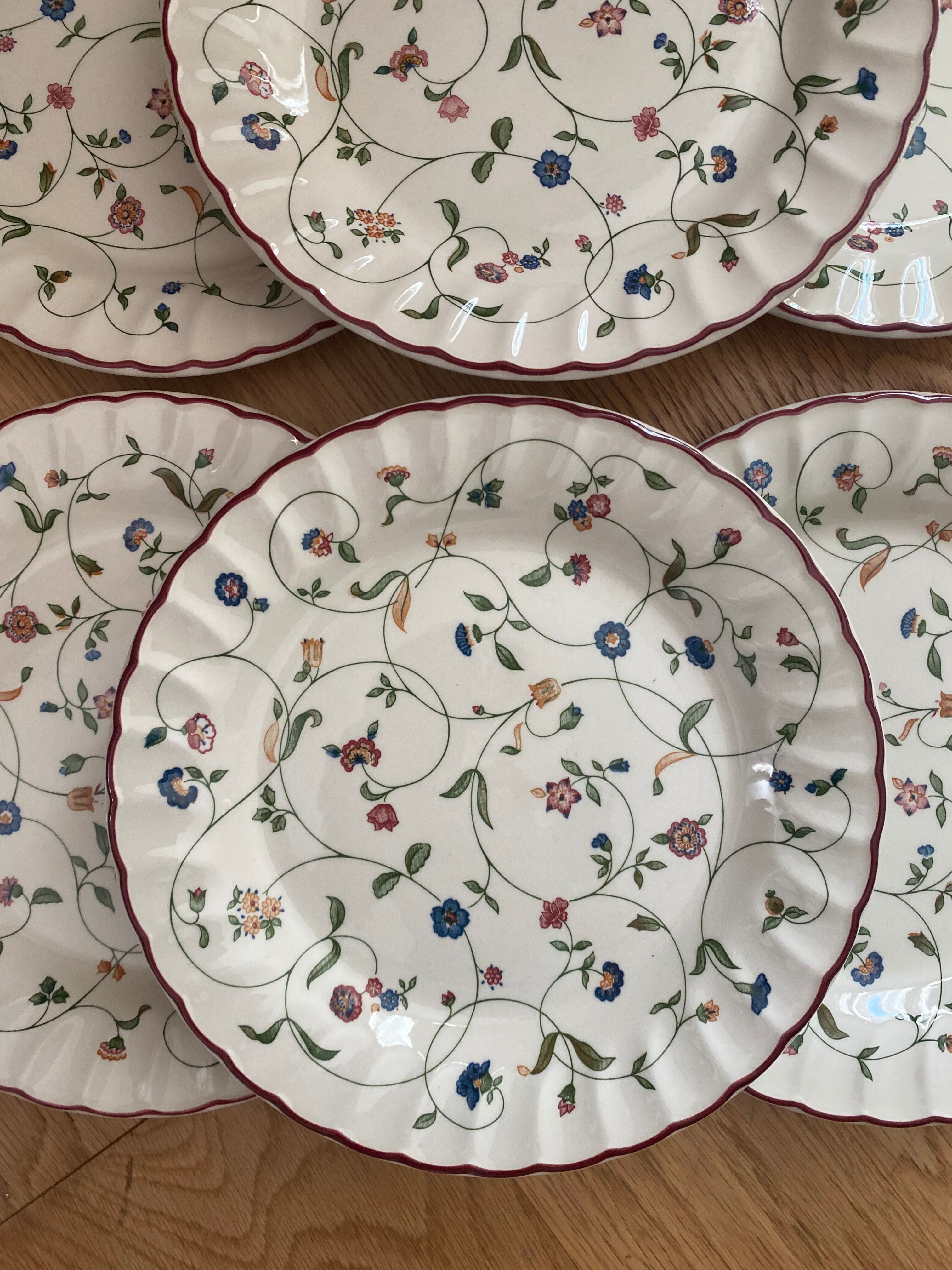 6 flat plates Oakwood Staffordshire Tableware