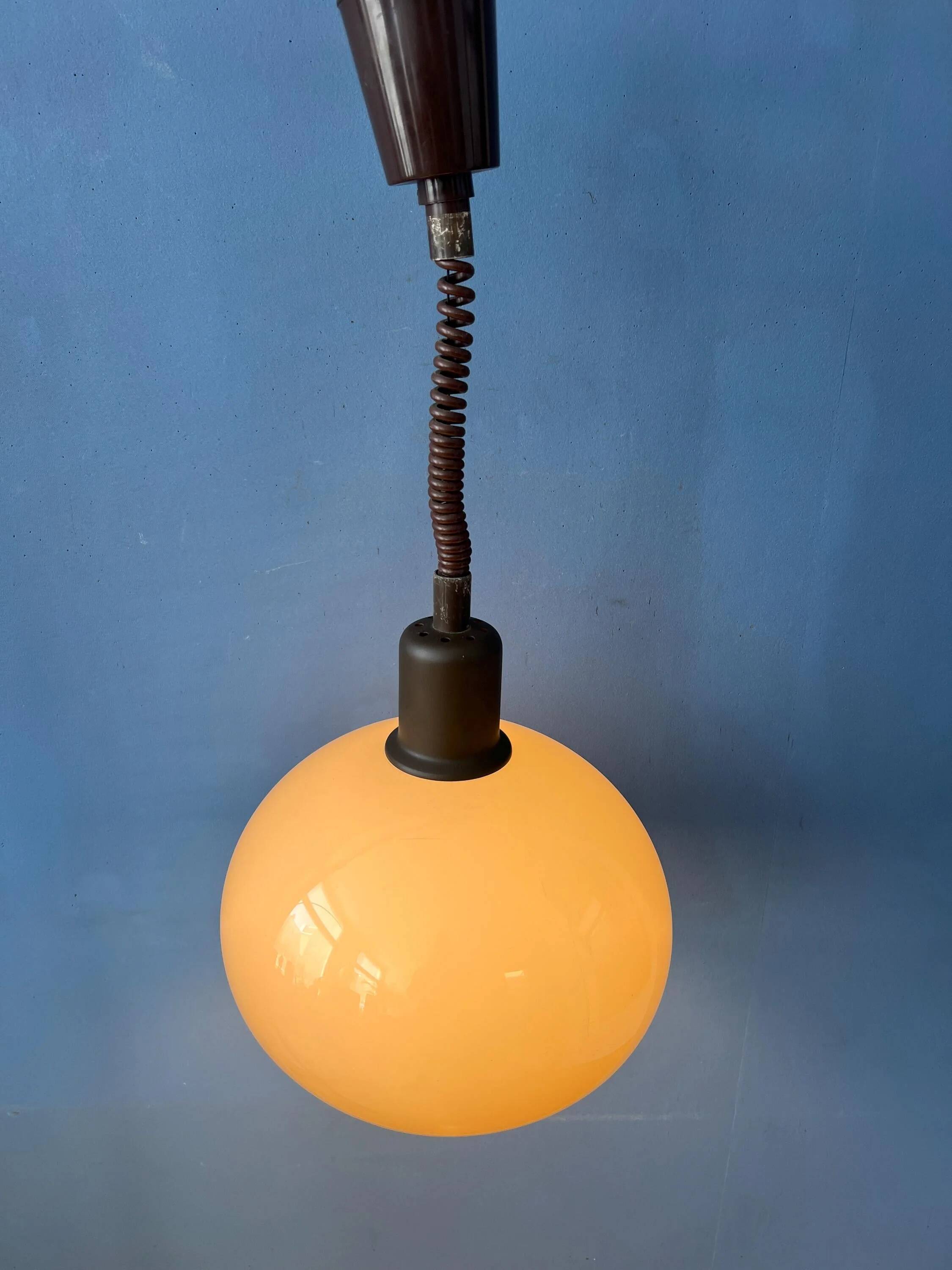 Suspension vintage champignon beige en verre acrylique
