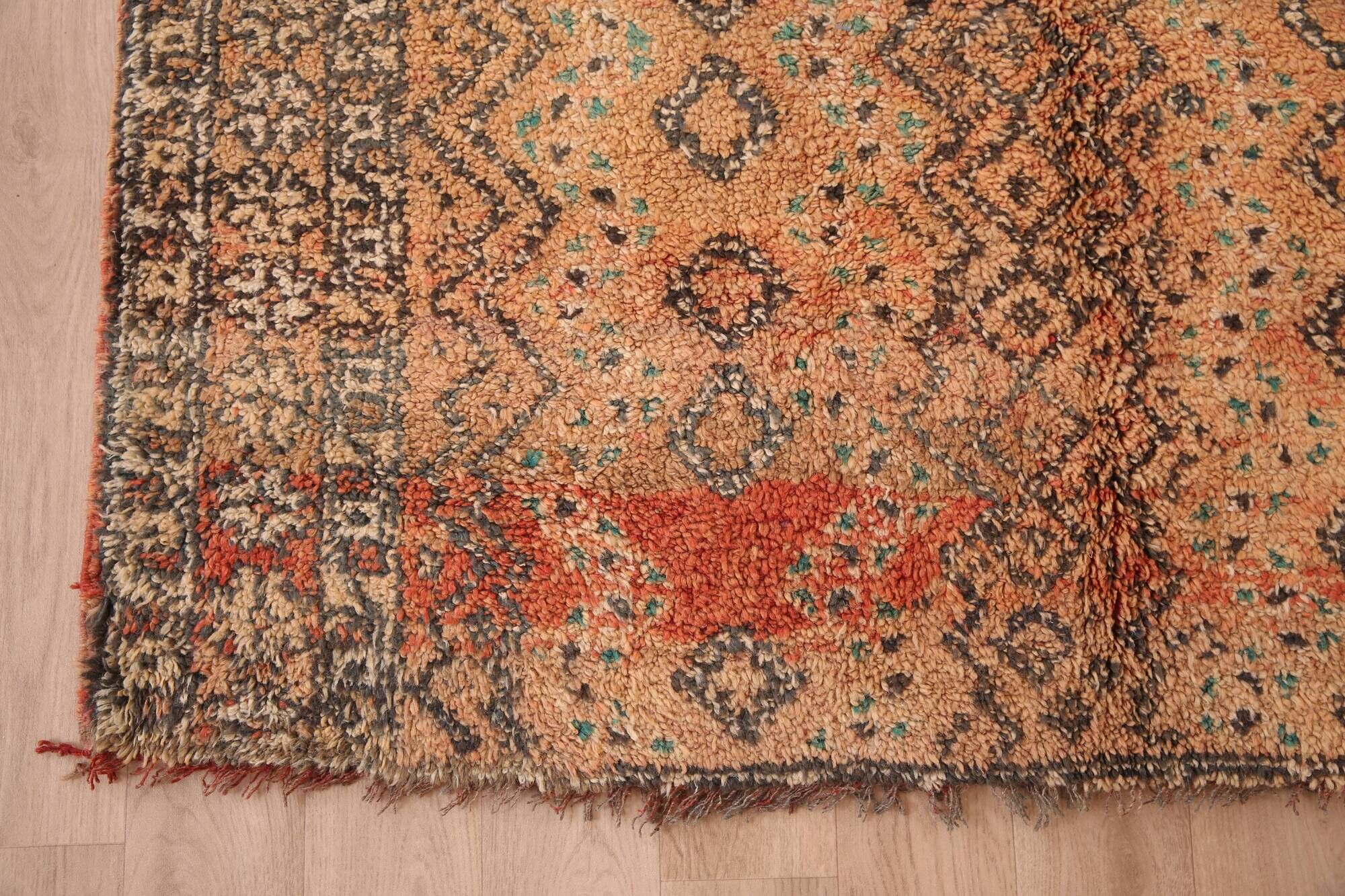 Peach Vintage Moroccan Rug 142 x 248 cm, Berber Wool Rug Handmade, Boho Rug