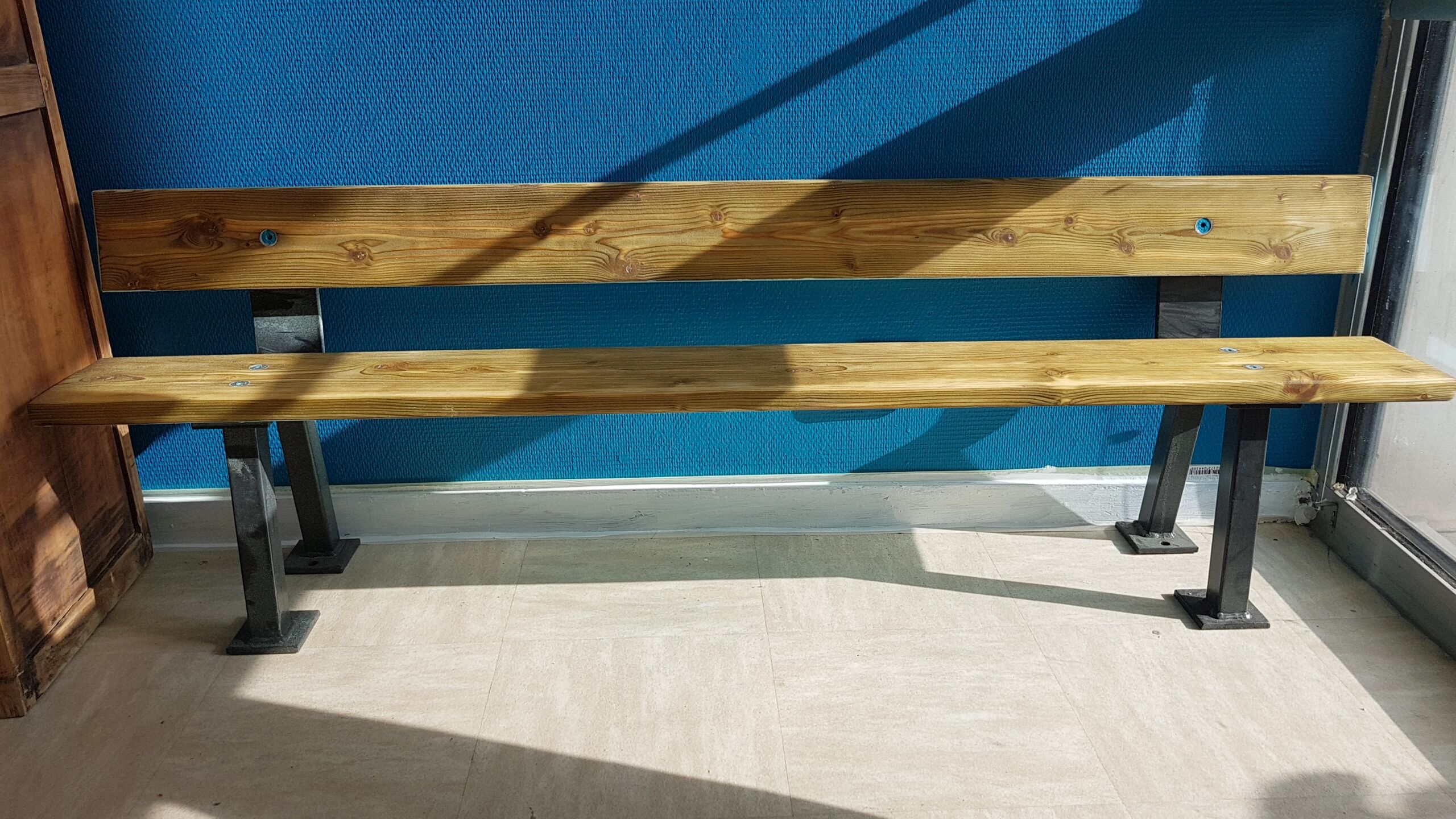 Banc d'école maternelle