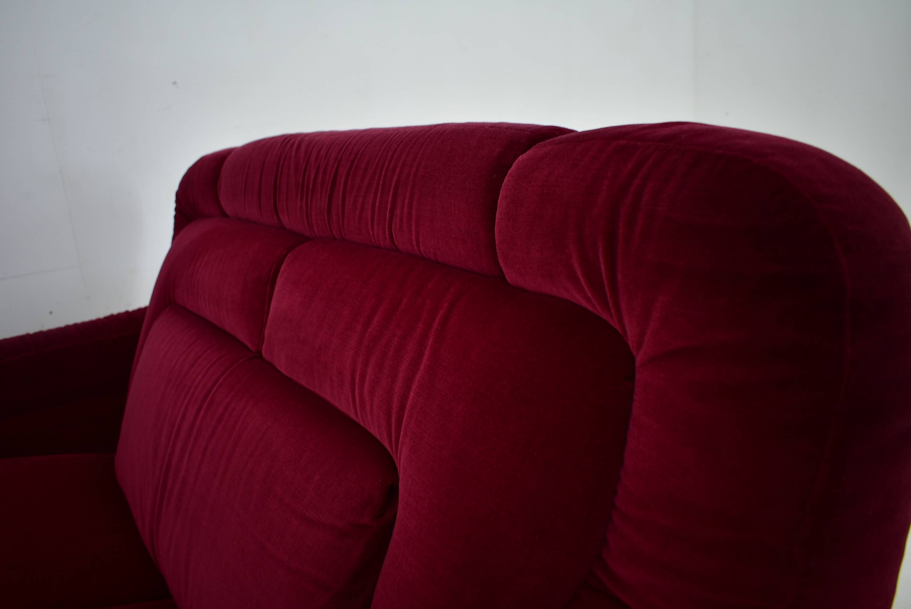 Two-seater canapé, rare from the 1970s, Italy.