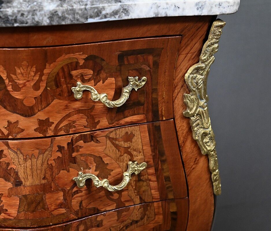 Petit meuble de salon en marqueterie, style Louis XV – Milieu XXe