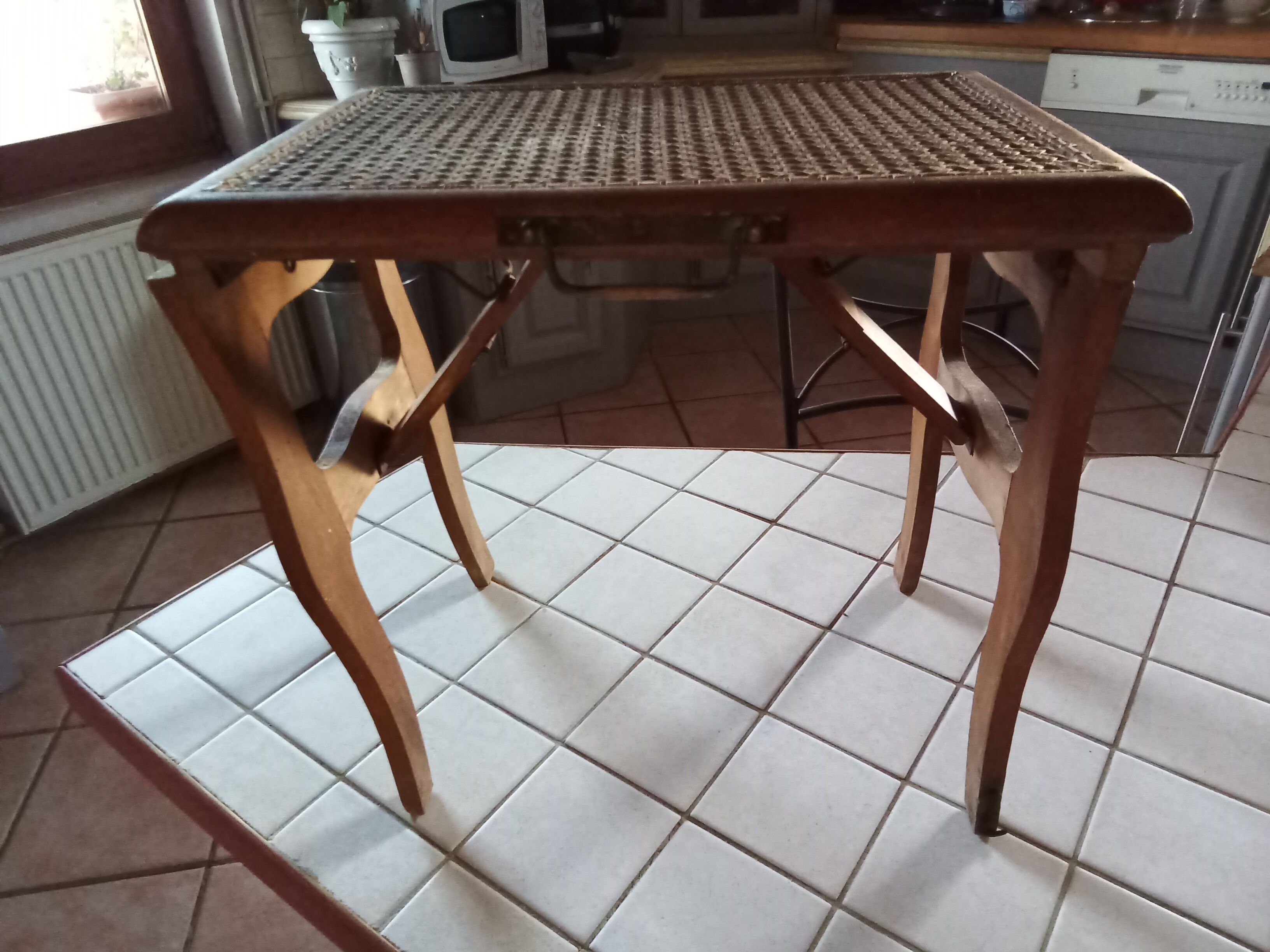 Antique foldable stool