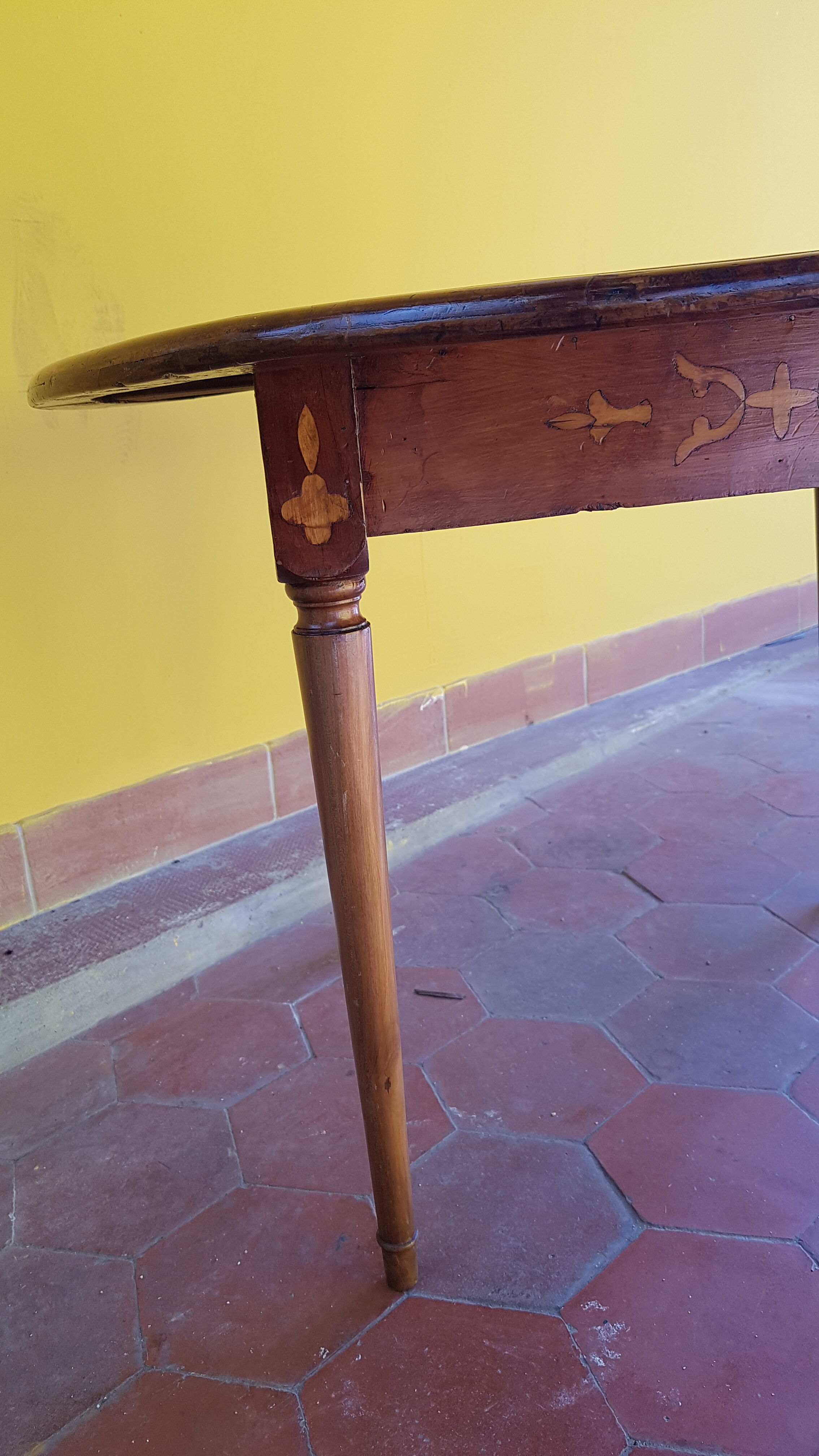 Table basse en marqueterie  vernie
