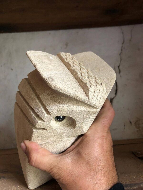 Paire de sculptures, serre-livres hibou vintage en pierre, signés