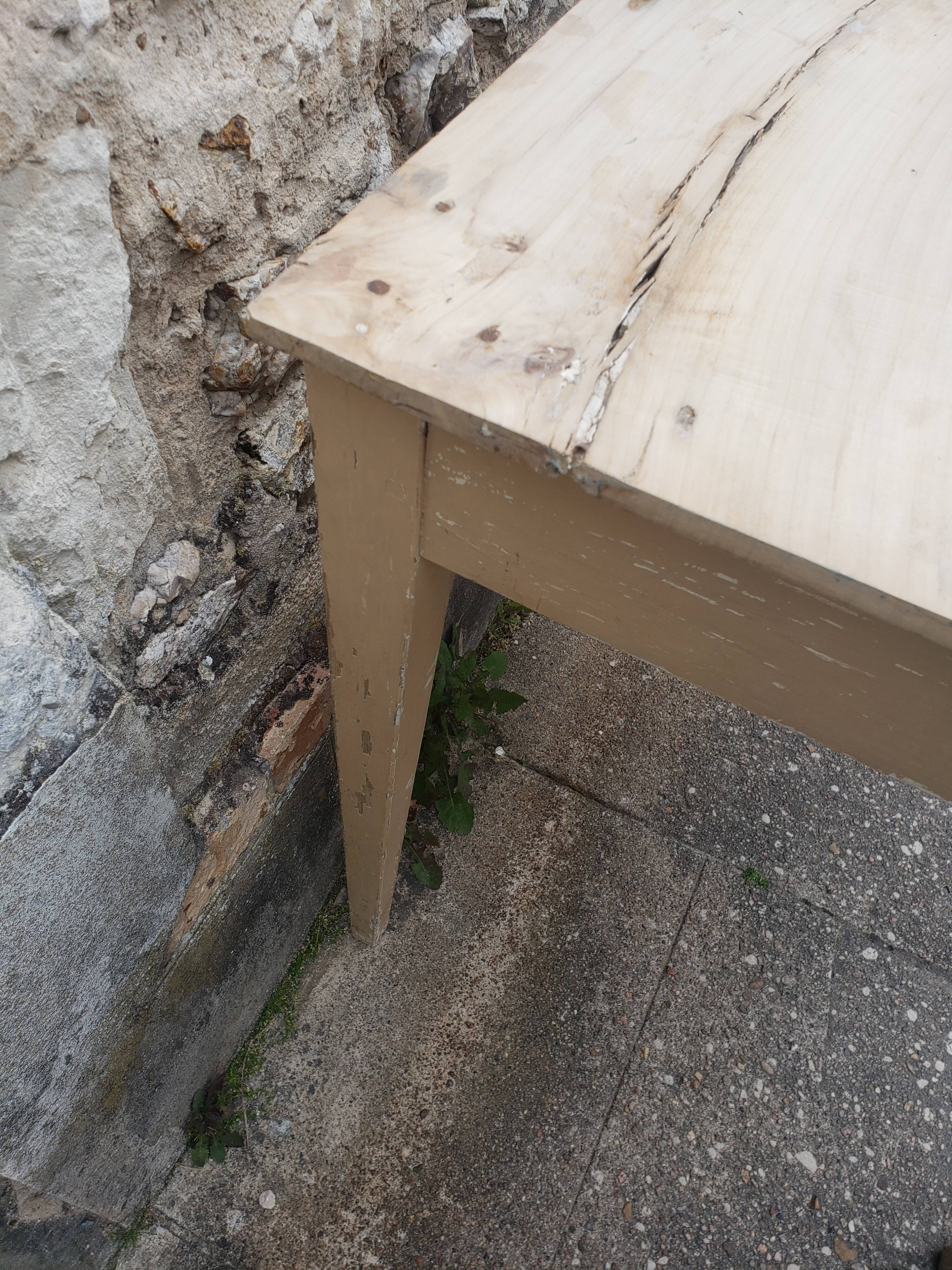 Table de ferme à tiroir