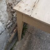 Table de ferme à tiroir