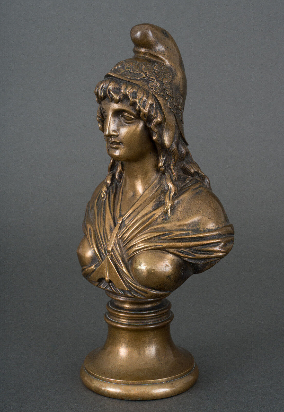 Bronze bust on shower stand XIXth representing Marianne Brown patina