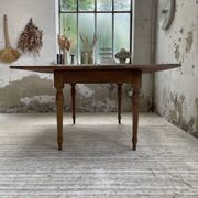Table de ferme noyer plateau pivotable à allonges