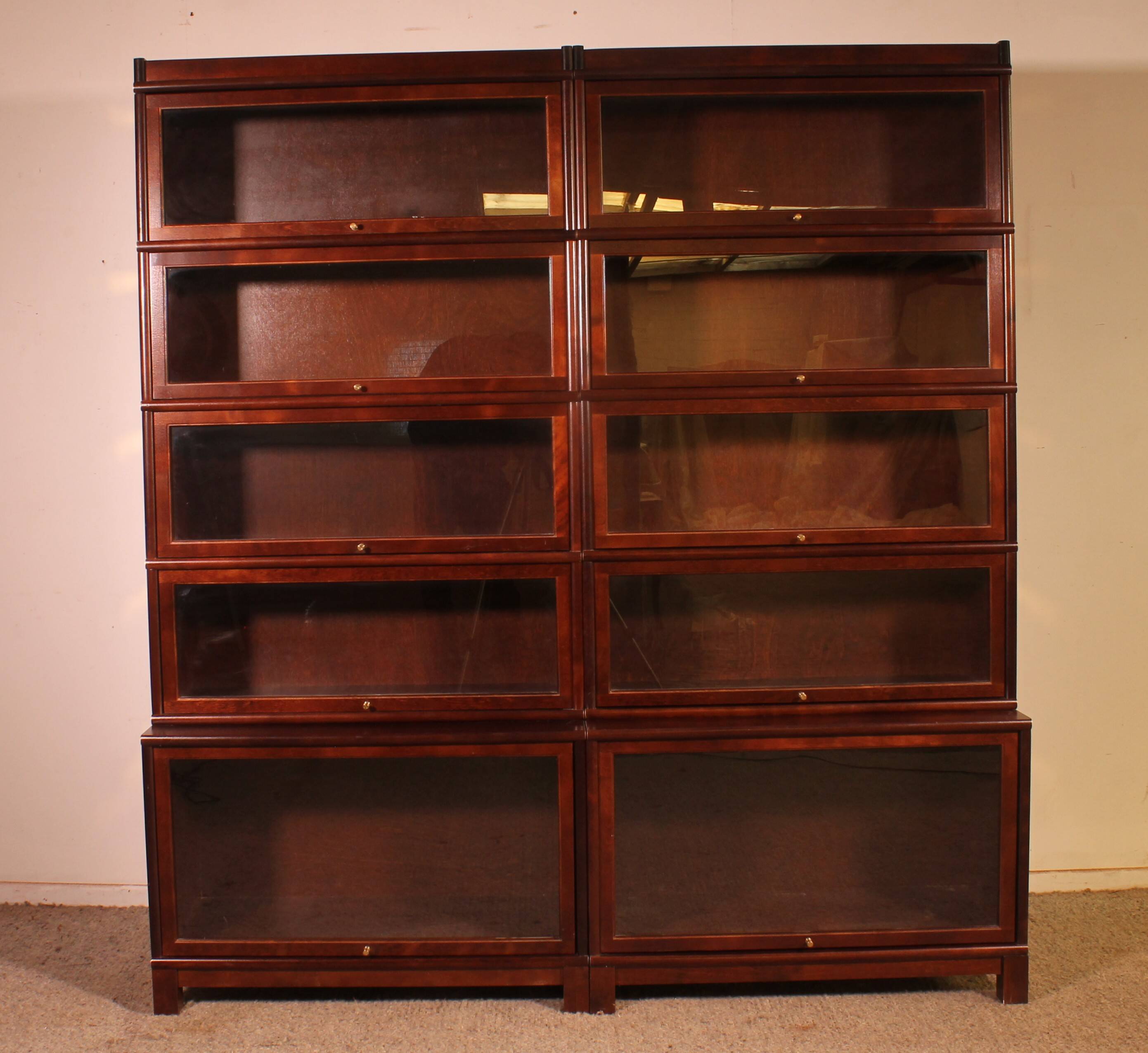 paire de bibliothèques dit stacking bookcase en acajou