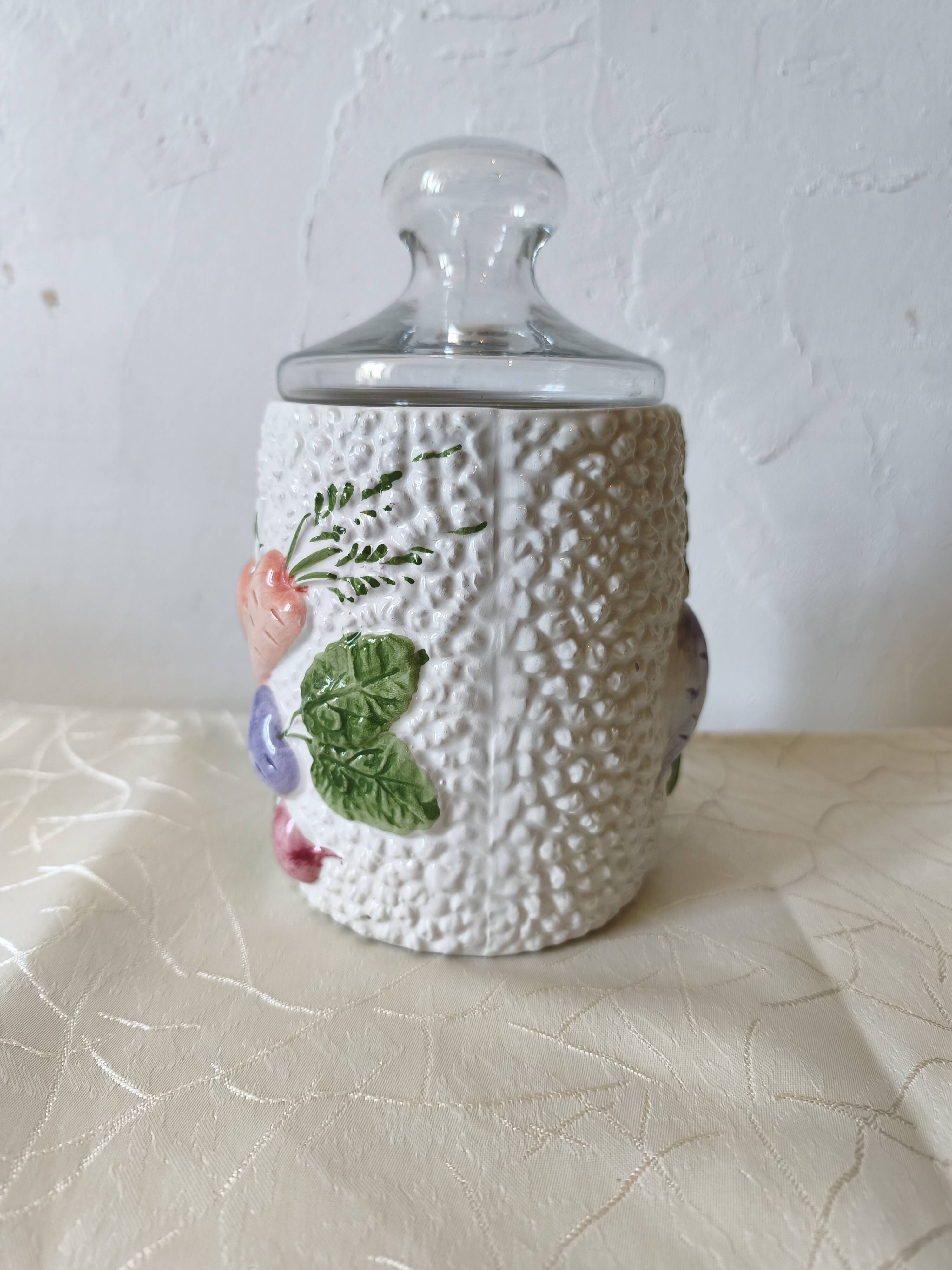 Old storage jar/sweet jar in majolica - vegetable decoration