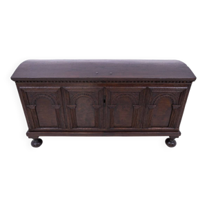 coffre ancien du milieu