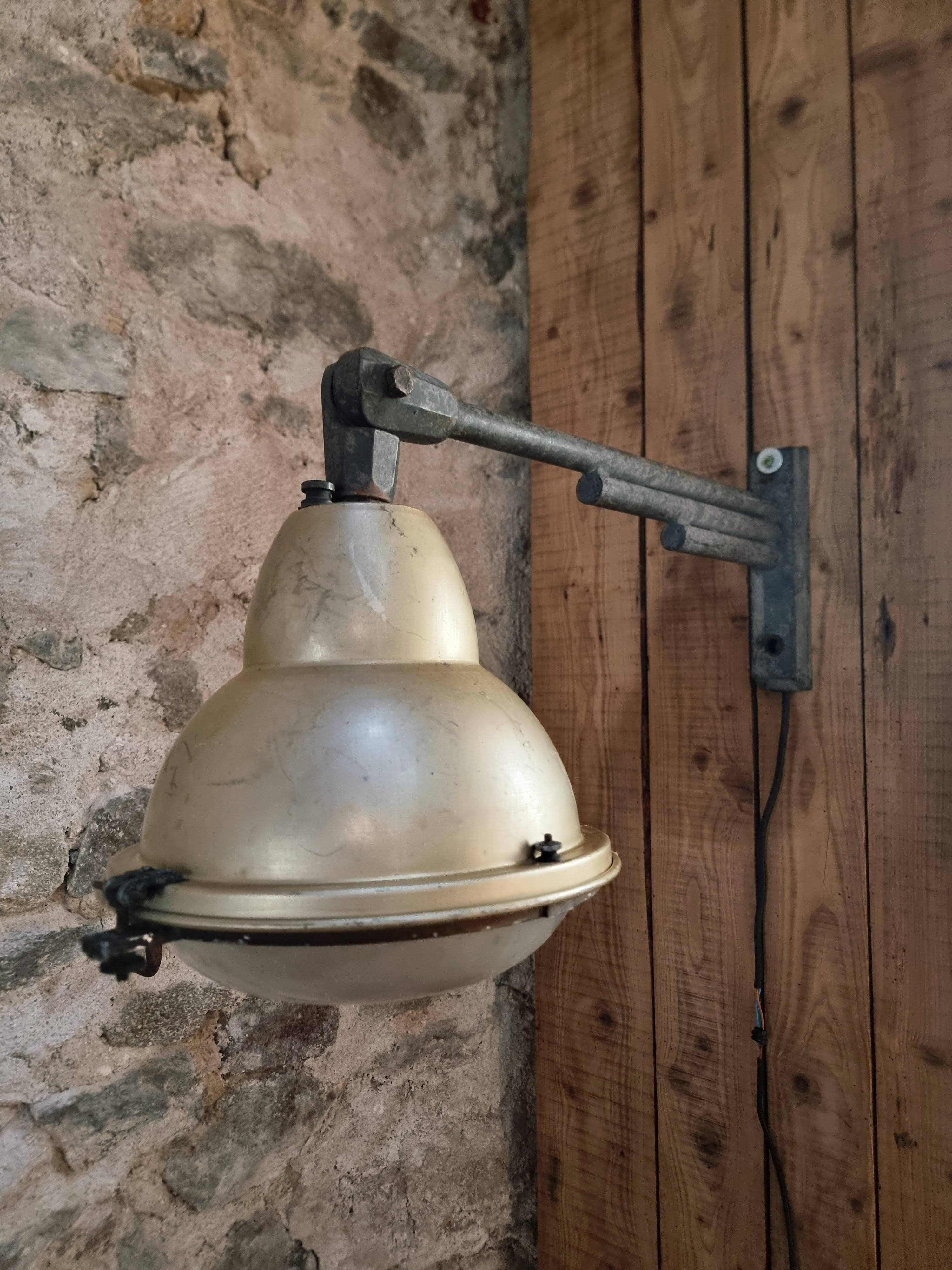 Applique murale vintage de lampadaire – lampe murale industrielle, bras réglable années 1950