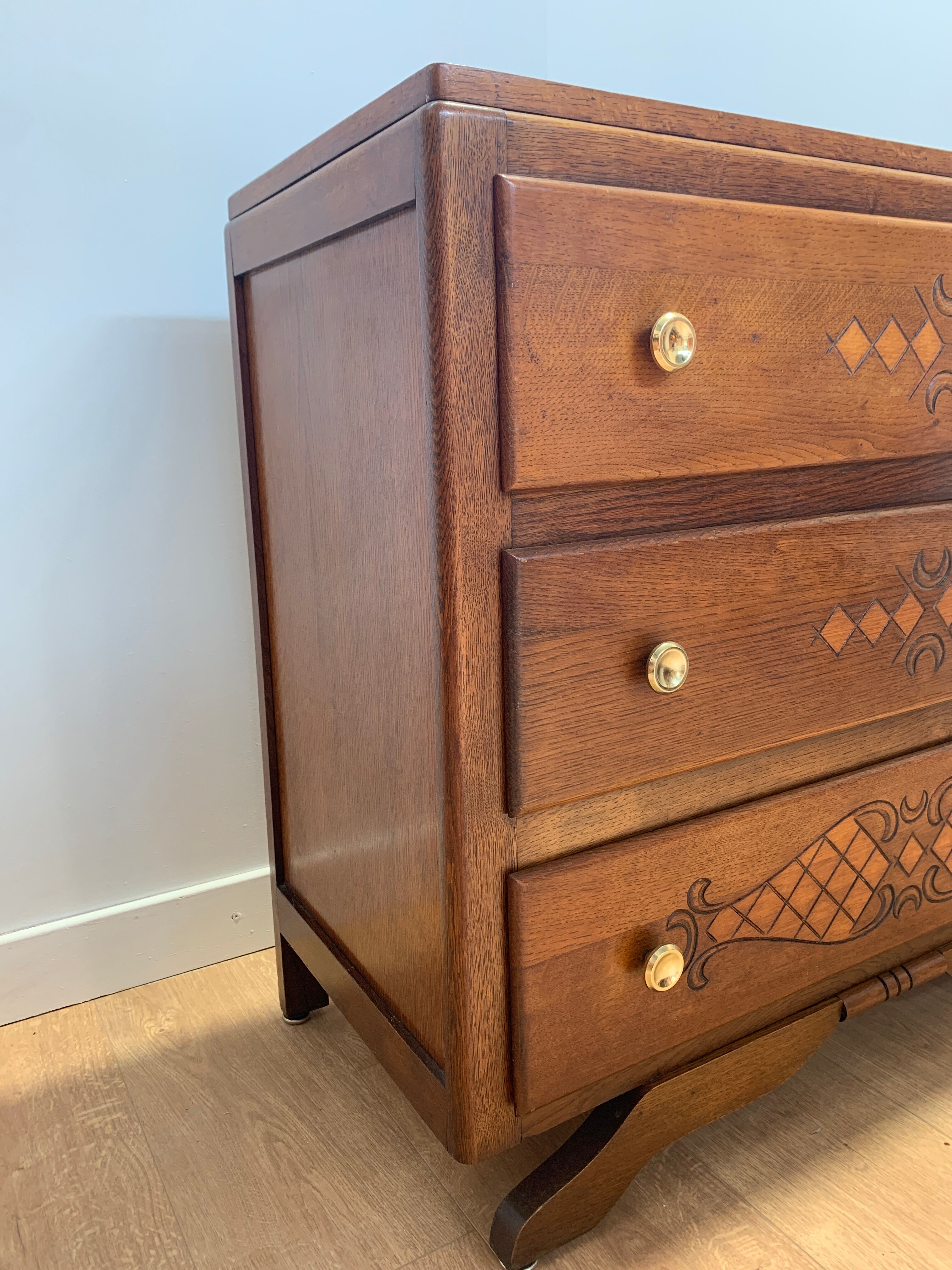 Art Deco dresser
