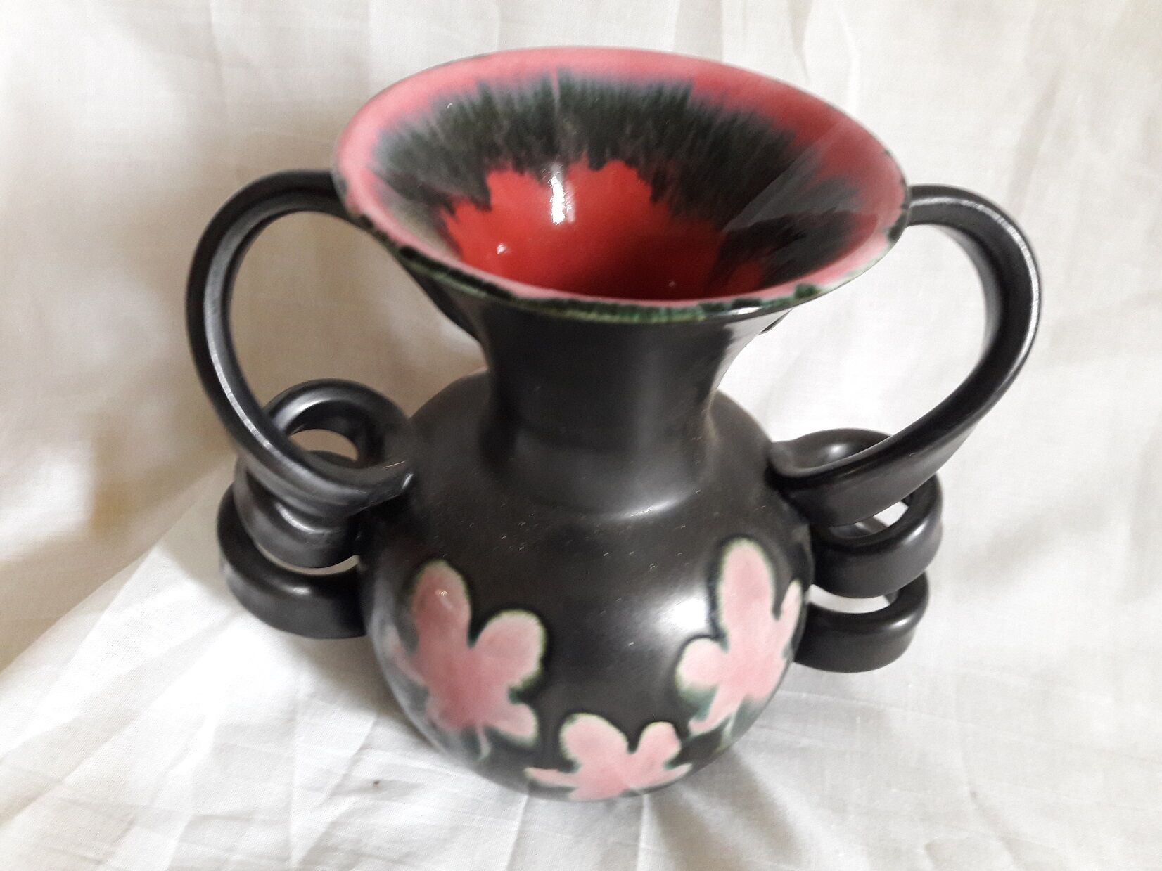 Two-coloured ceramic vase