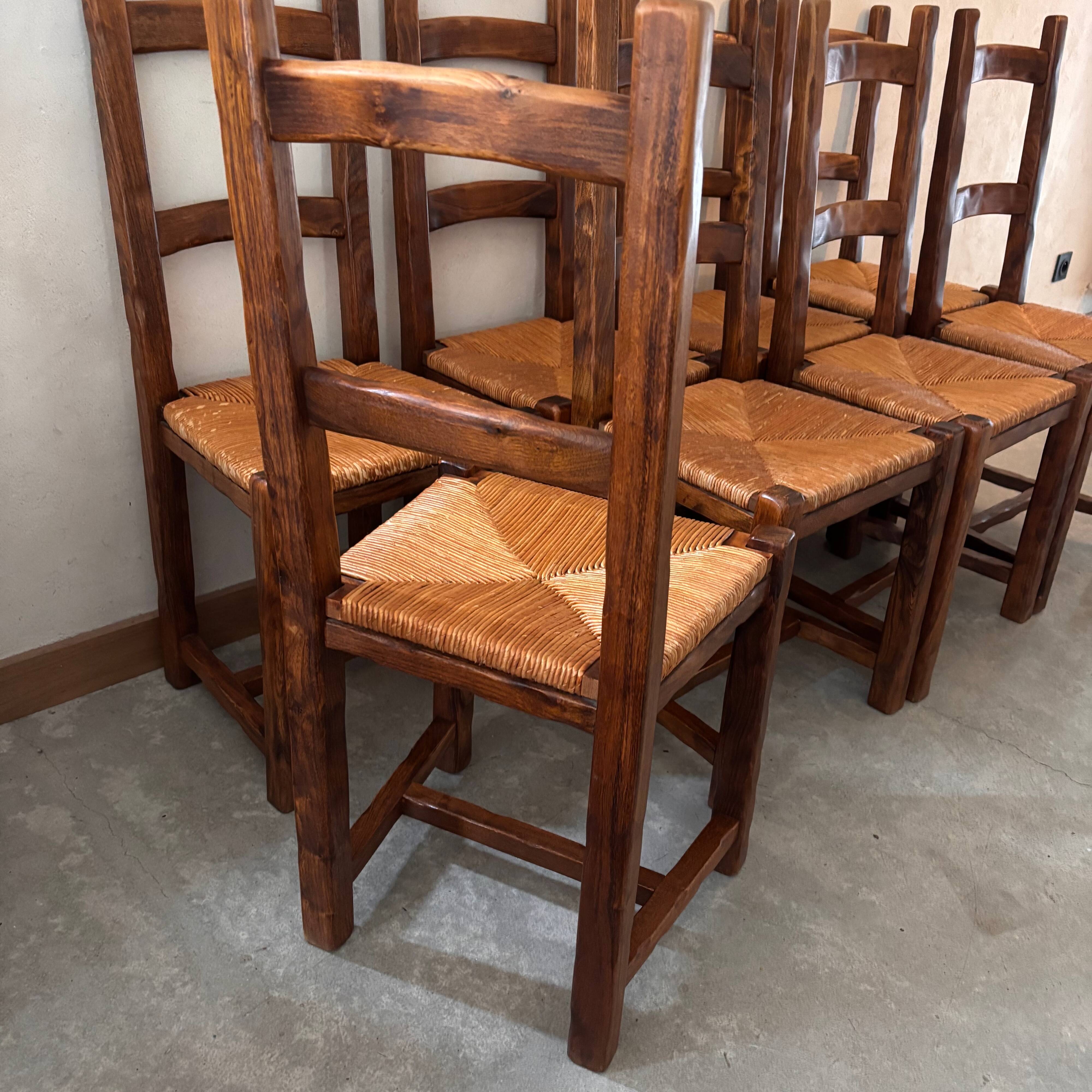 Extendable table with 8 chairs