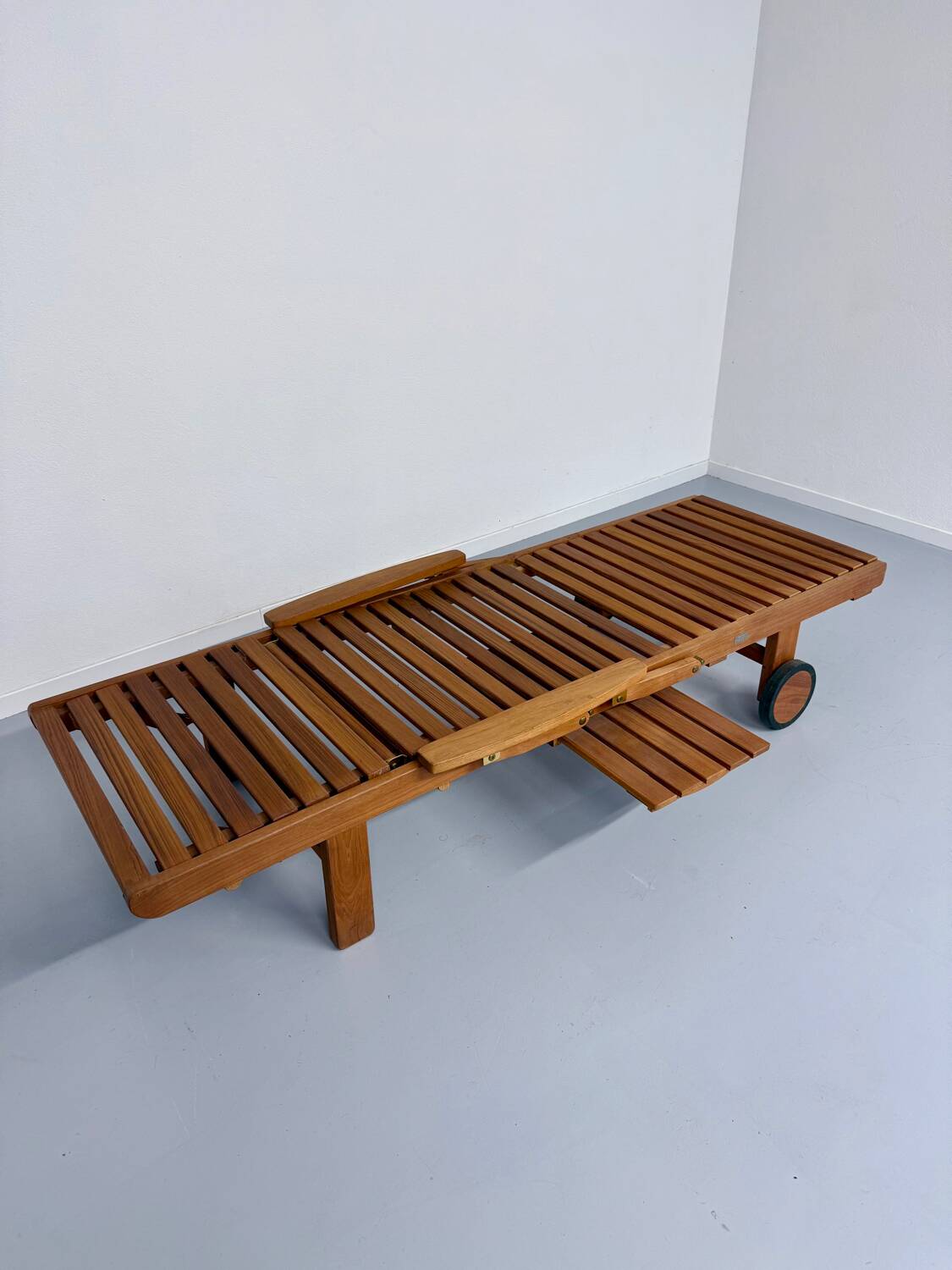Fischer Möbel design teak deckchairs from the 90s