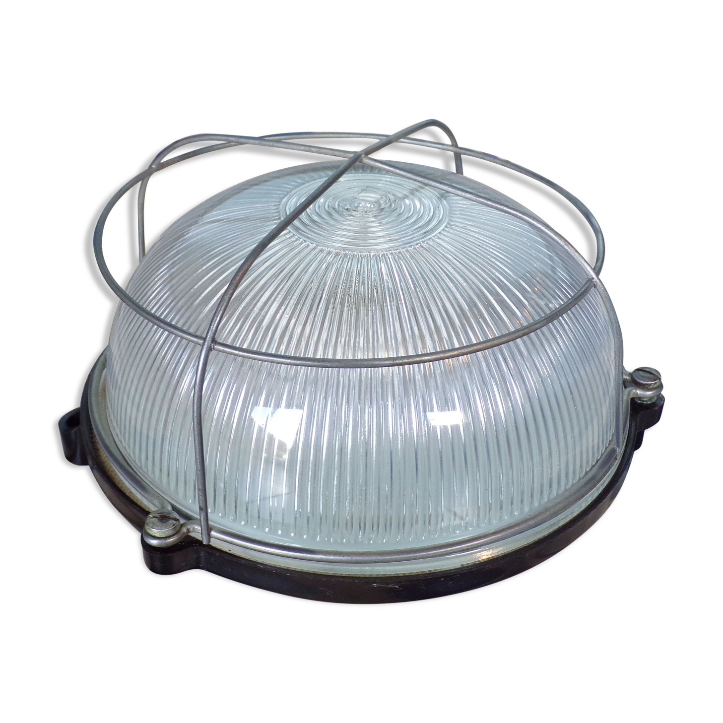 Bakelite porthole wall lamp