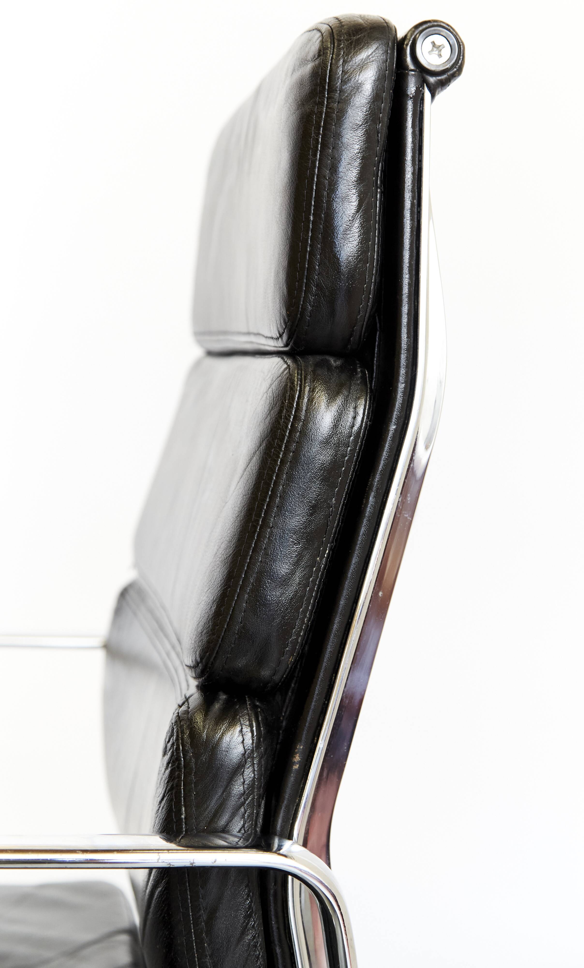 Charles & Ray Eames Softpad Executive Chair EA219 for Vitra