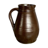 Pichet en grès marron foncé