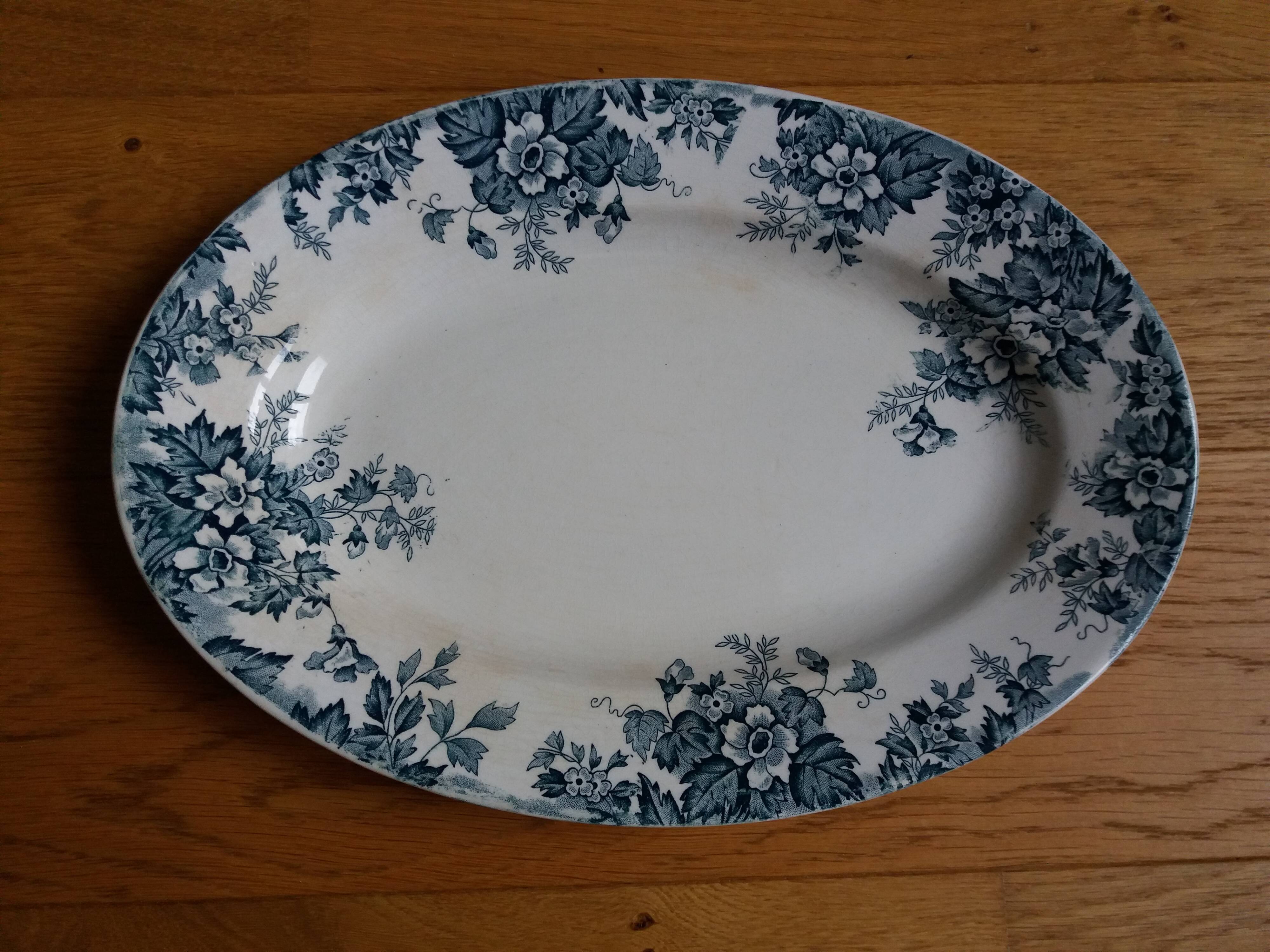Oval dish Terre de Fer Saint Amand and Hamage model Marie-Louise