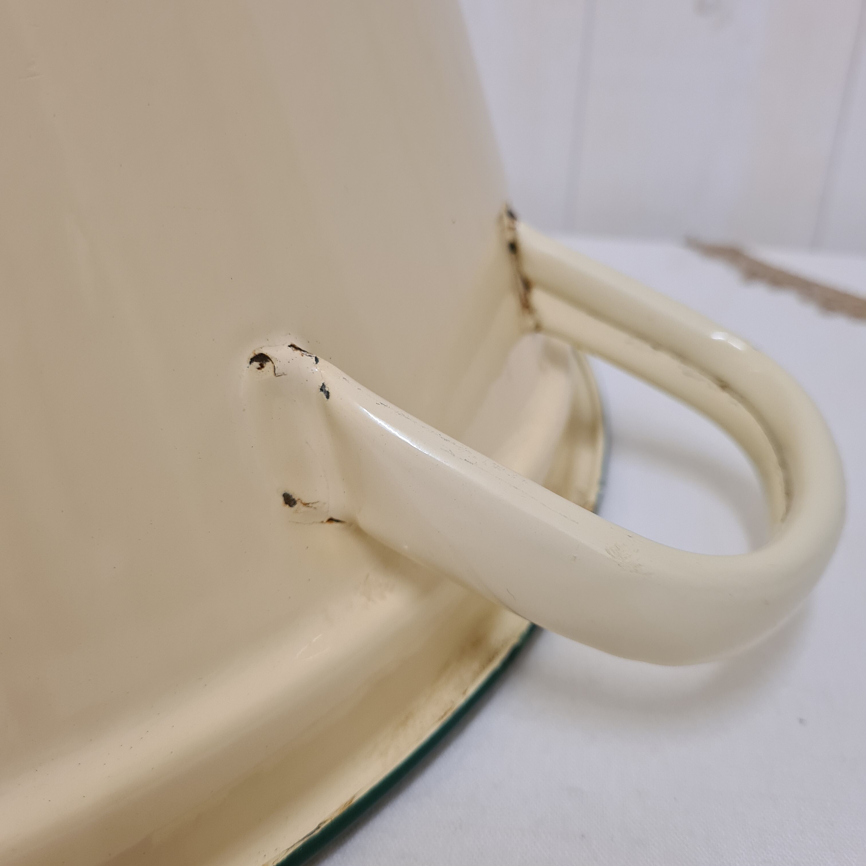 Yellow enamelled sheet metal basin